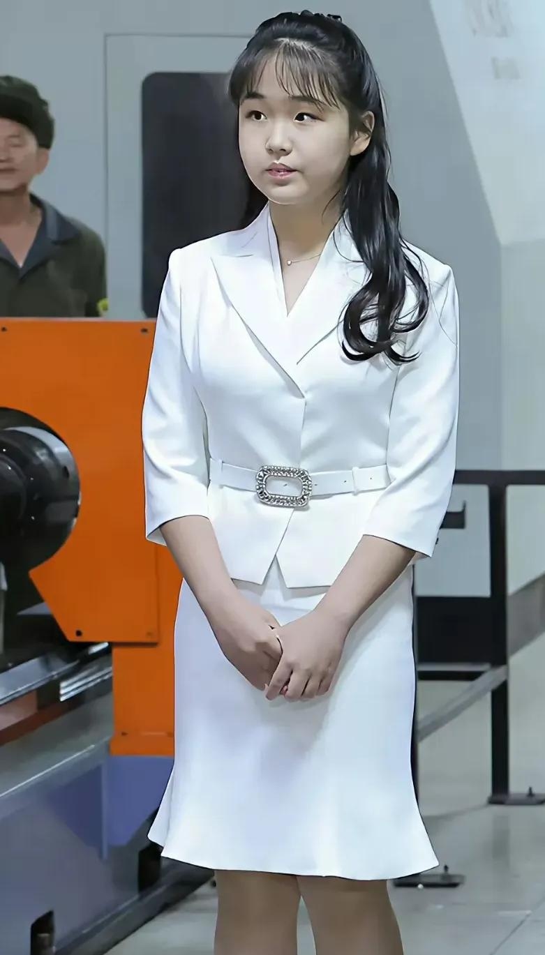 我看着流着哈喇子的儿子,望了望绷满胶带的外卖车,憧憬着未来