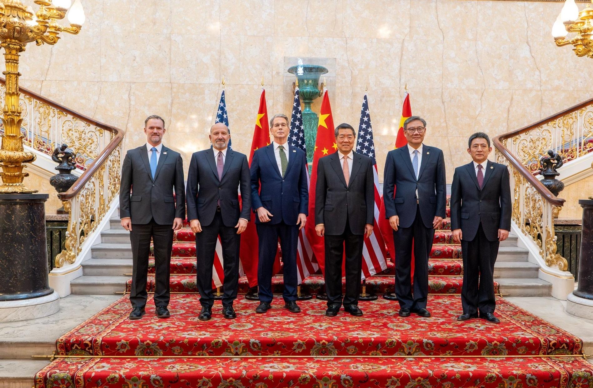美方谈判代表直接放话:中国加快出口稀土,美国就放宽卖芯片的限制