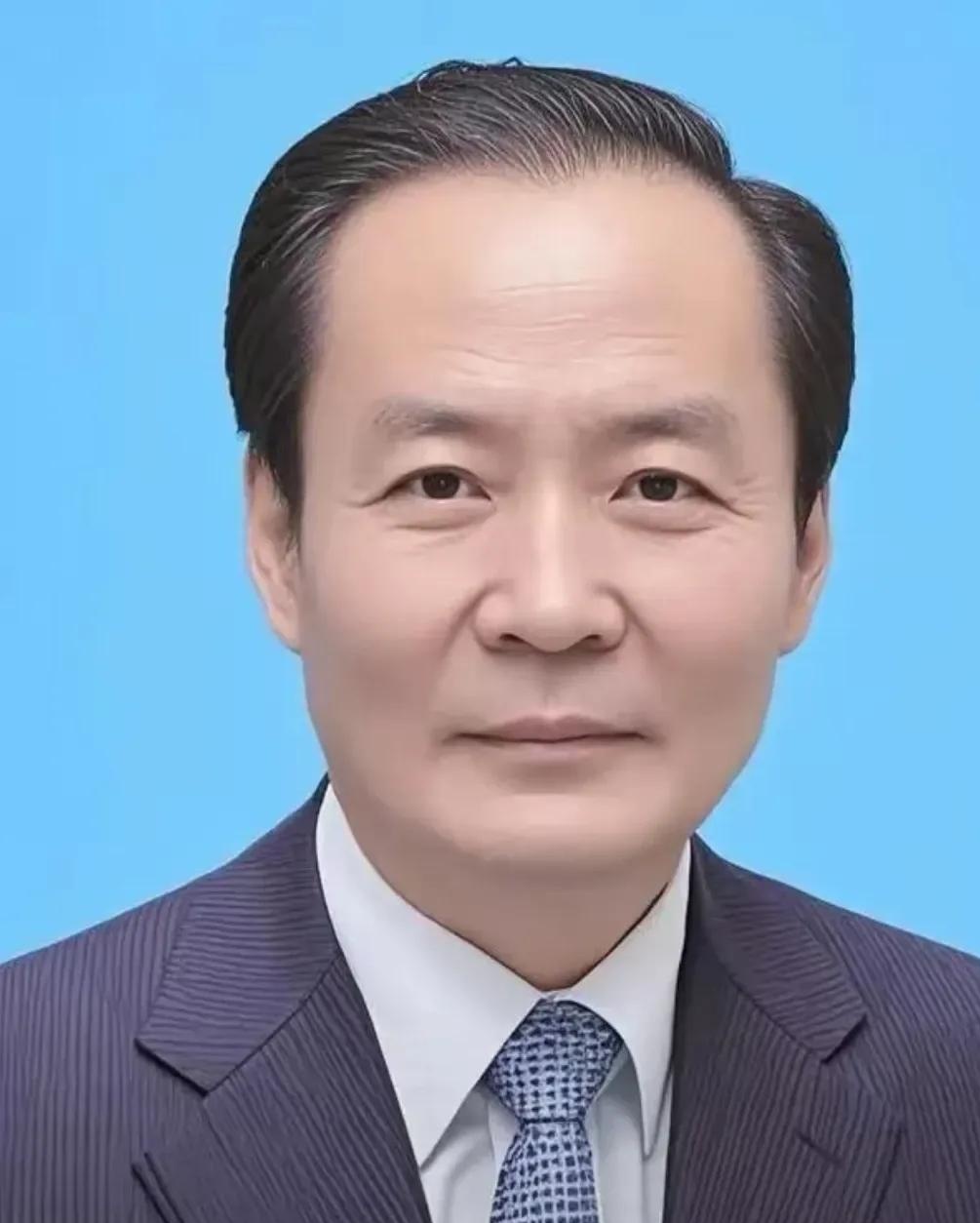 新厅长带着清华基因来了