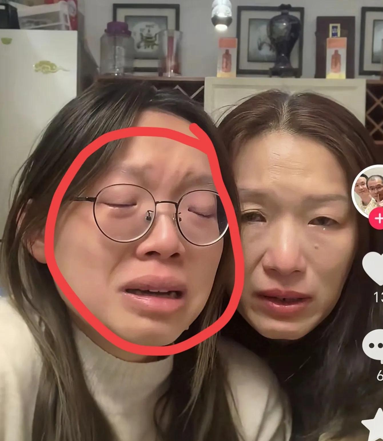哭哭啼啼的说不想让妈妈送快递