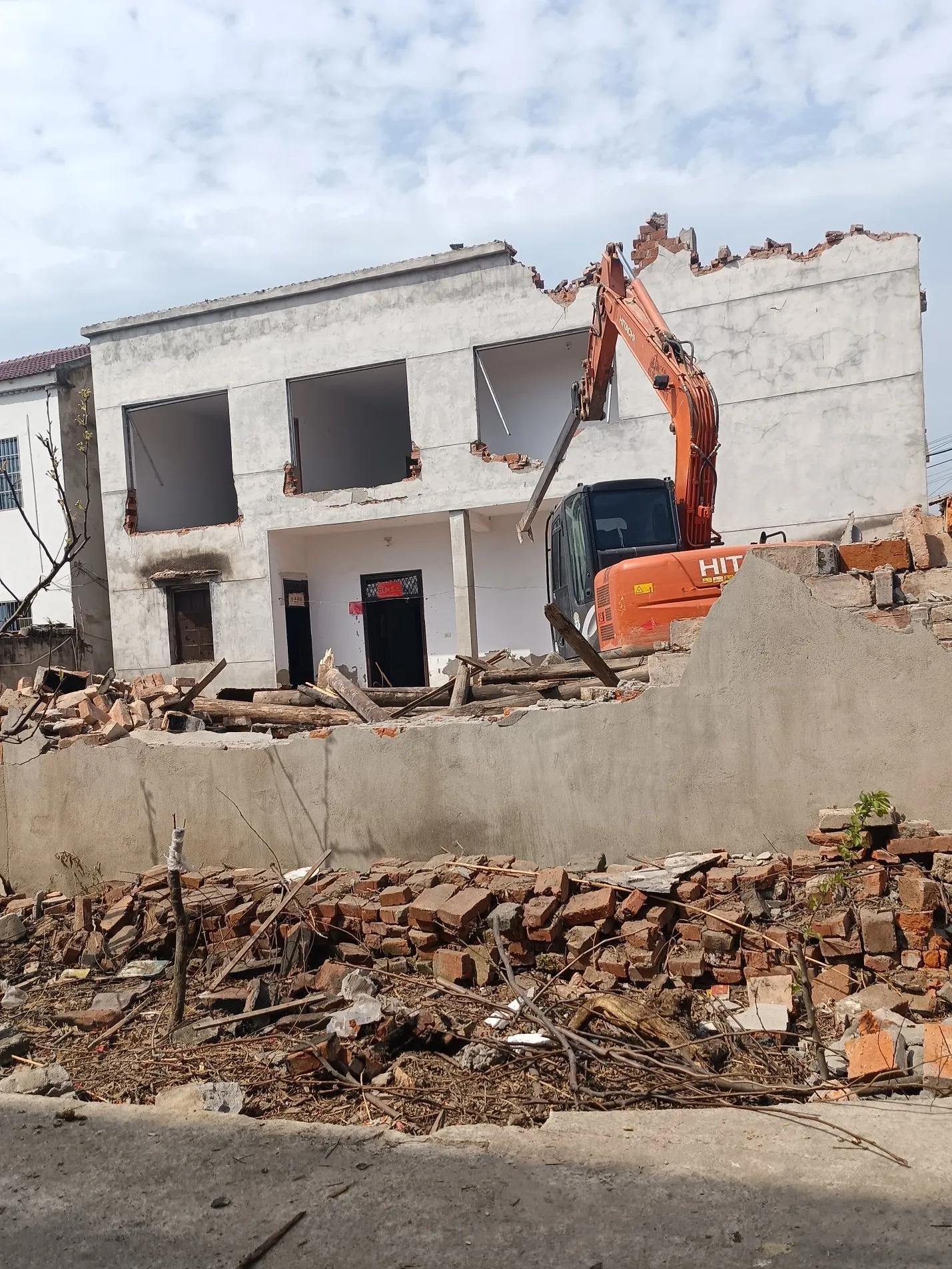 奶奶的老宅建别墅,承诺一楼留房间赡养老人,每年给2000块加200斤大米