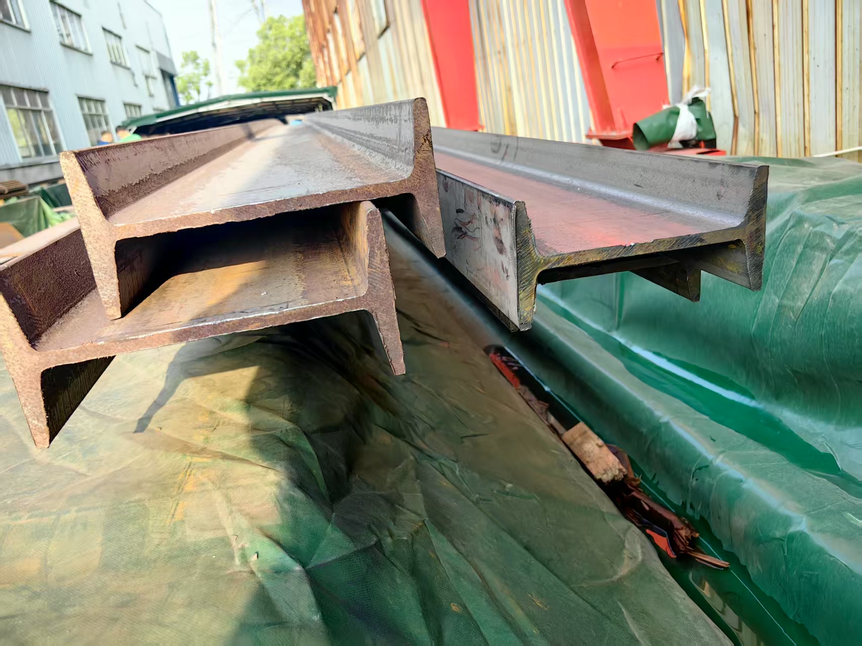 耐低温q355c和q355e槽钢是低合金高强度结构钢,它们在冲击温度,化学