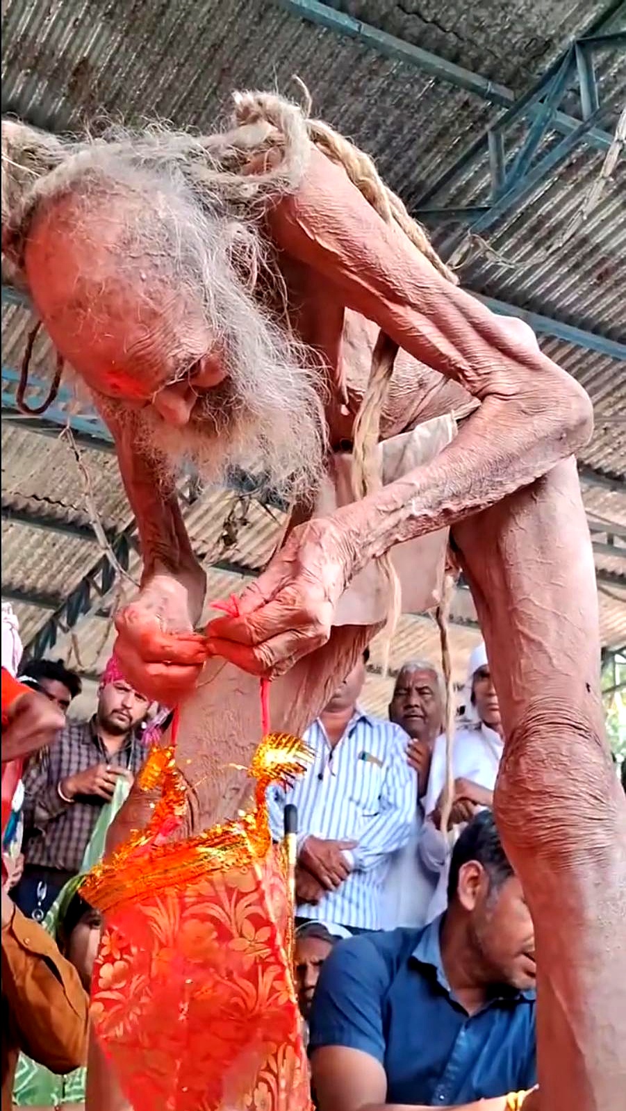 印度一位122岁,体重仅48斤的苦行僧西雅拉姆巴巴,或