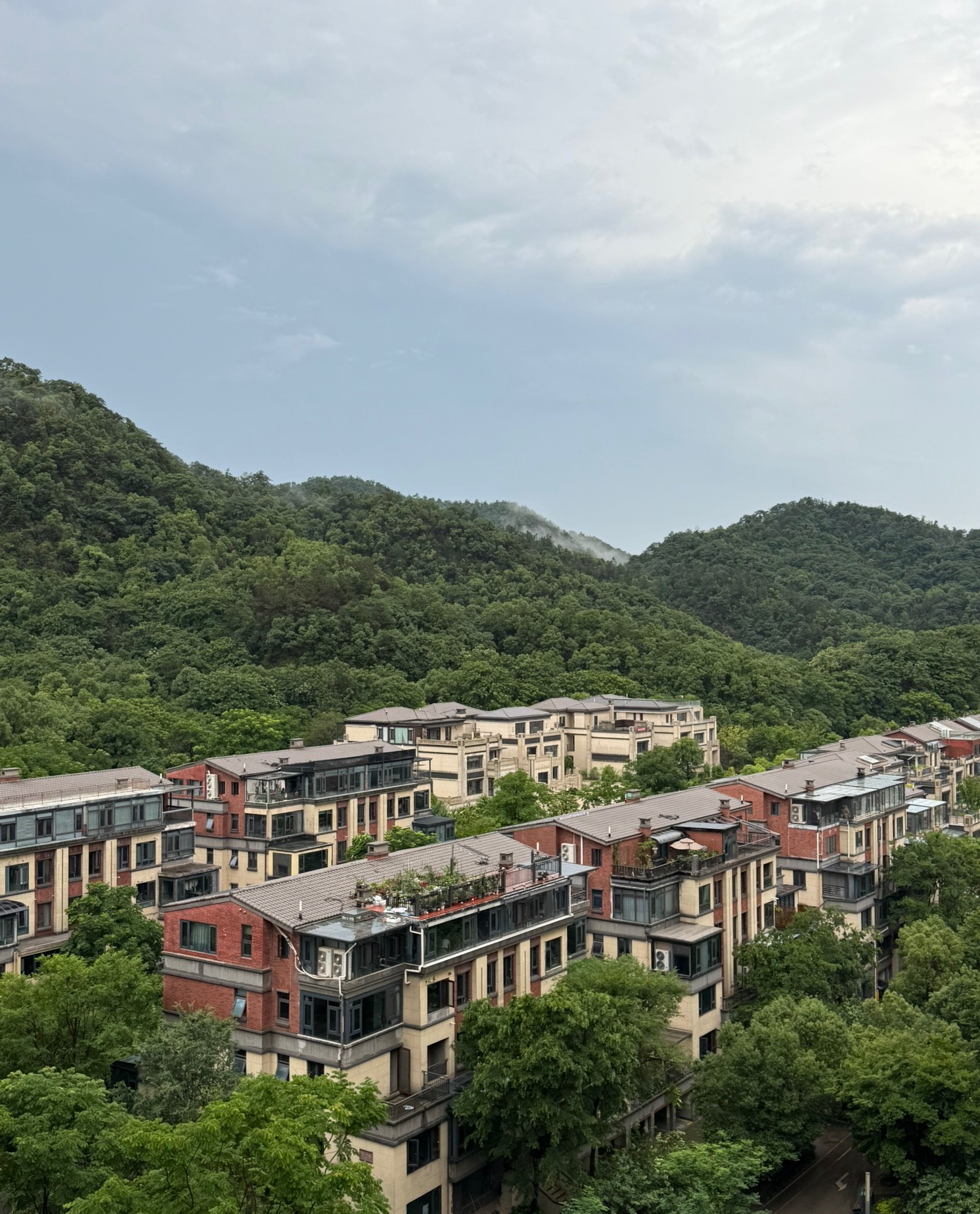 说一个扎心的观点,我们今天的大部分人都犯了一个