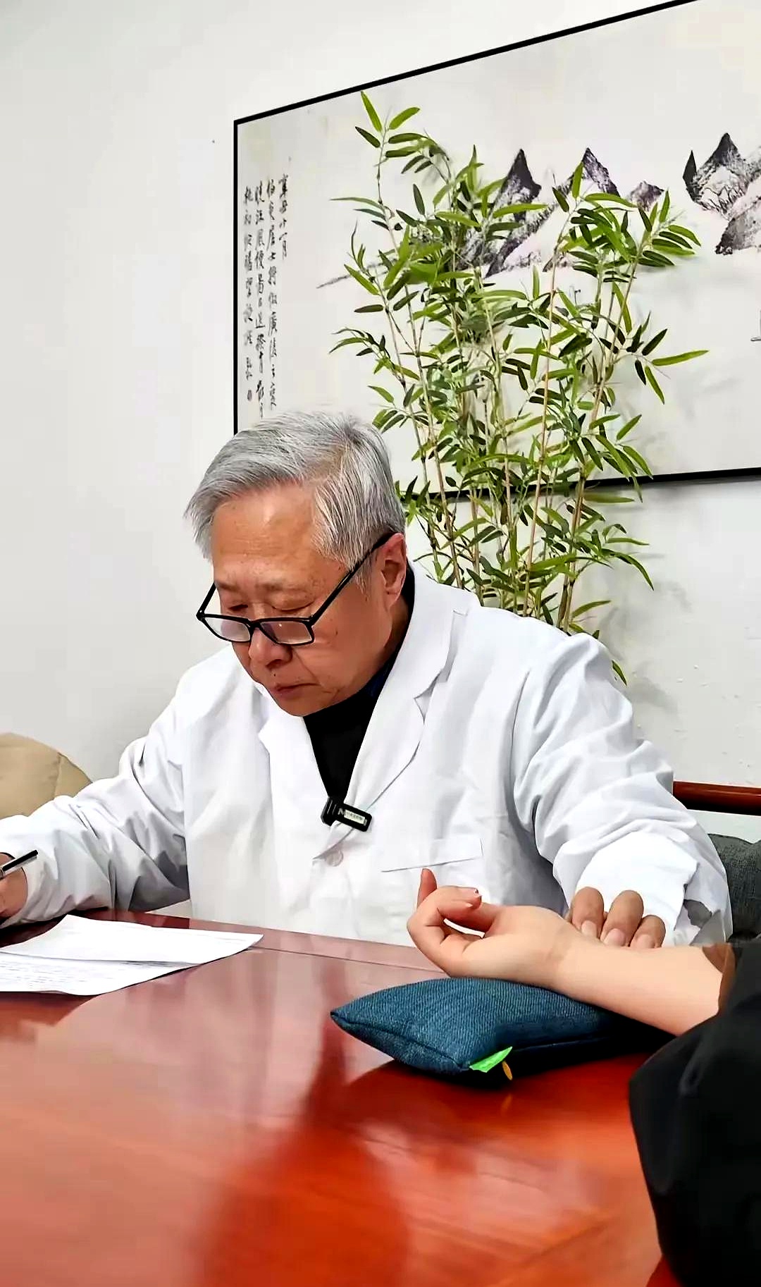 朋友是个老中医聊起天来,他建议我: