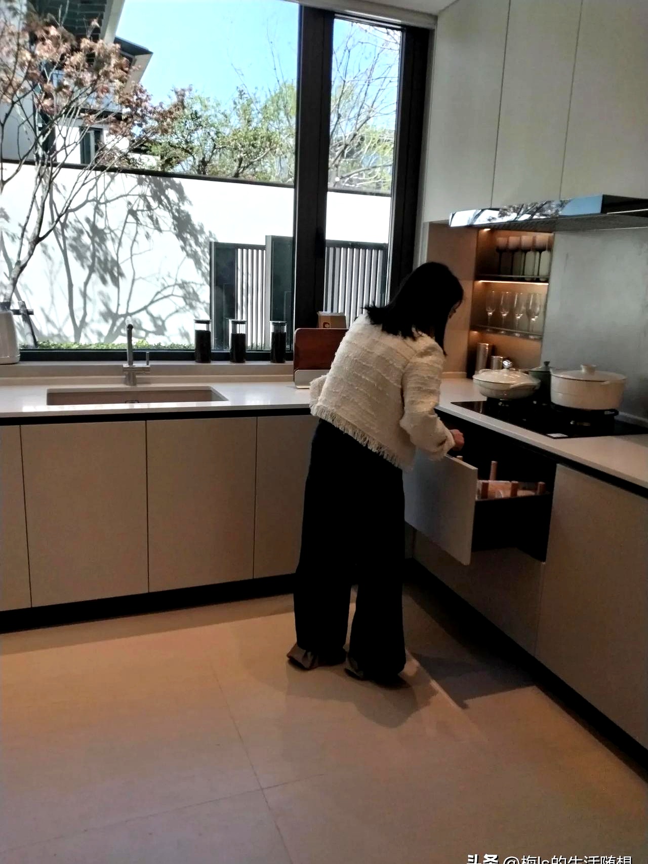 占孩子的光去同学家的豪宅里做客也算见世面开眼界了
