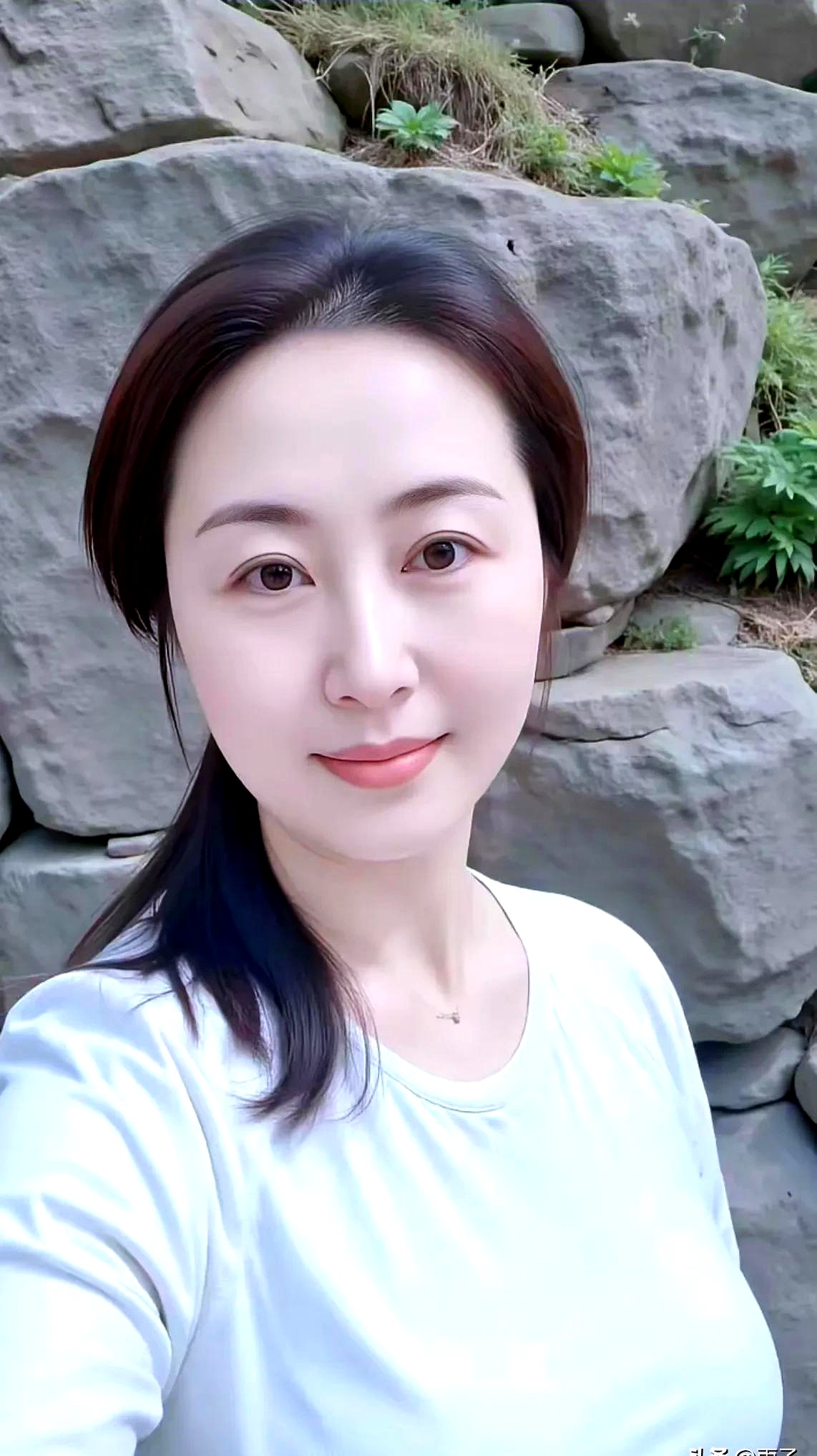 山东40岁离异的女人真实照片40岁女离异 优质妇女离婚女性离异女人