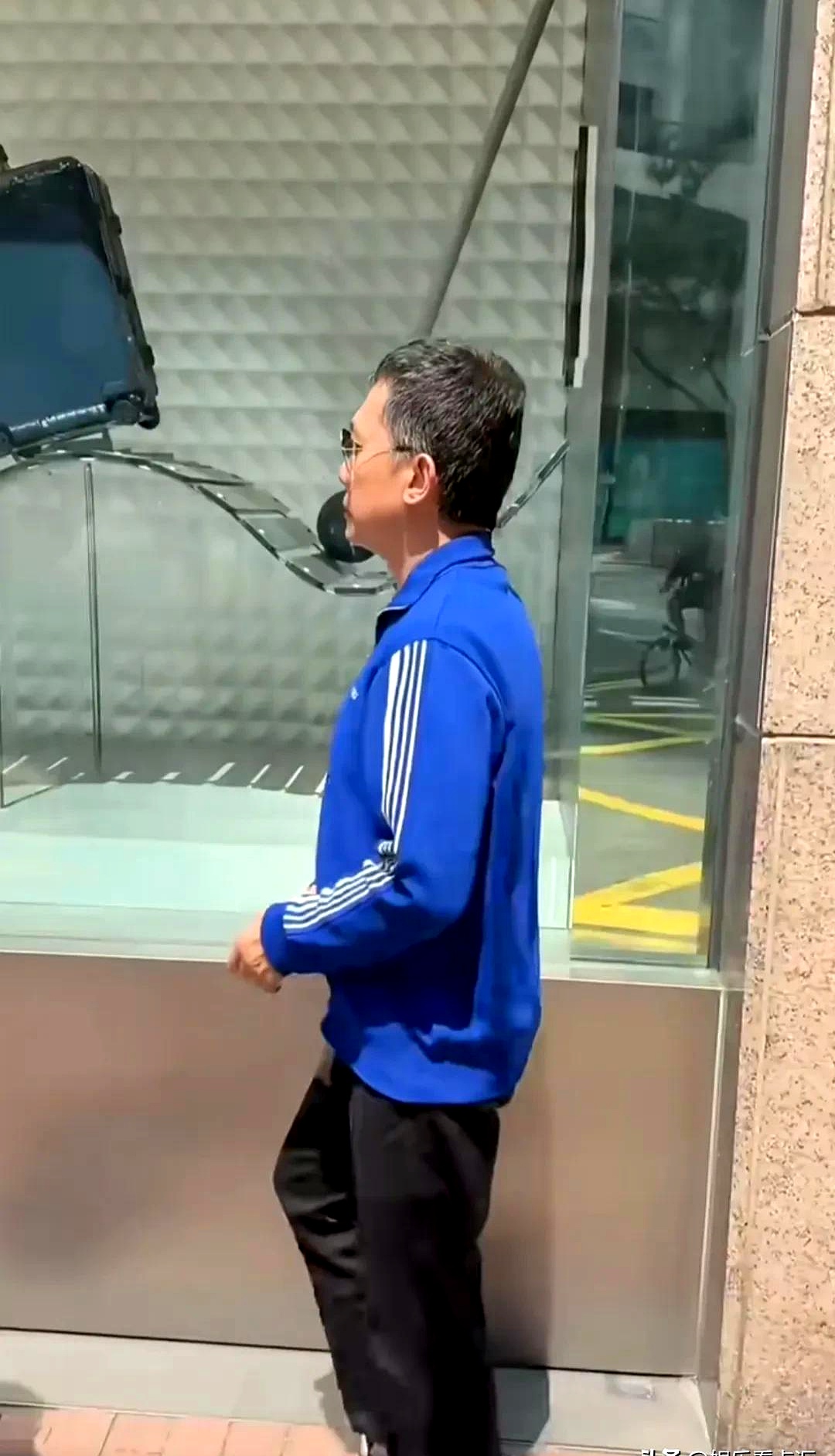香港富豪坐mpv,要么是雷克萨斯,要么就是埃尔法