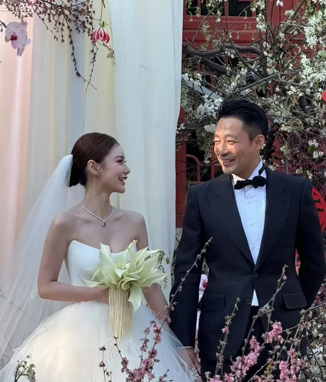 管她到底做没做过那些事,谁也不该这么网上骂她