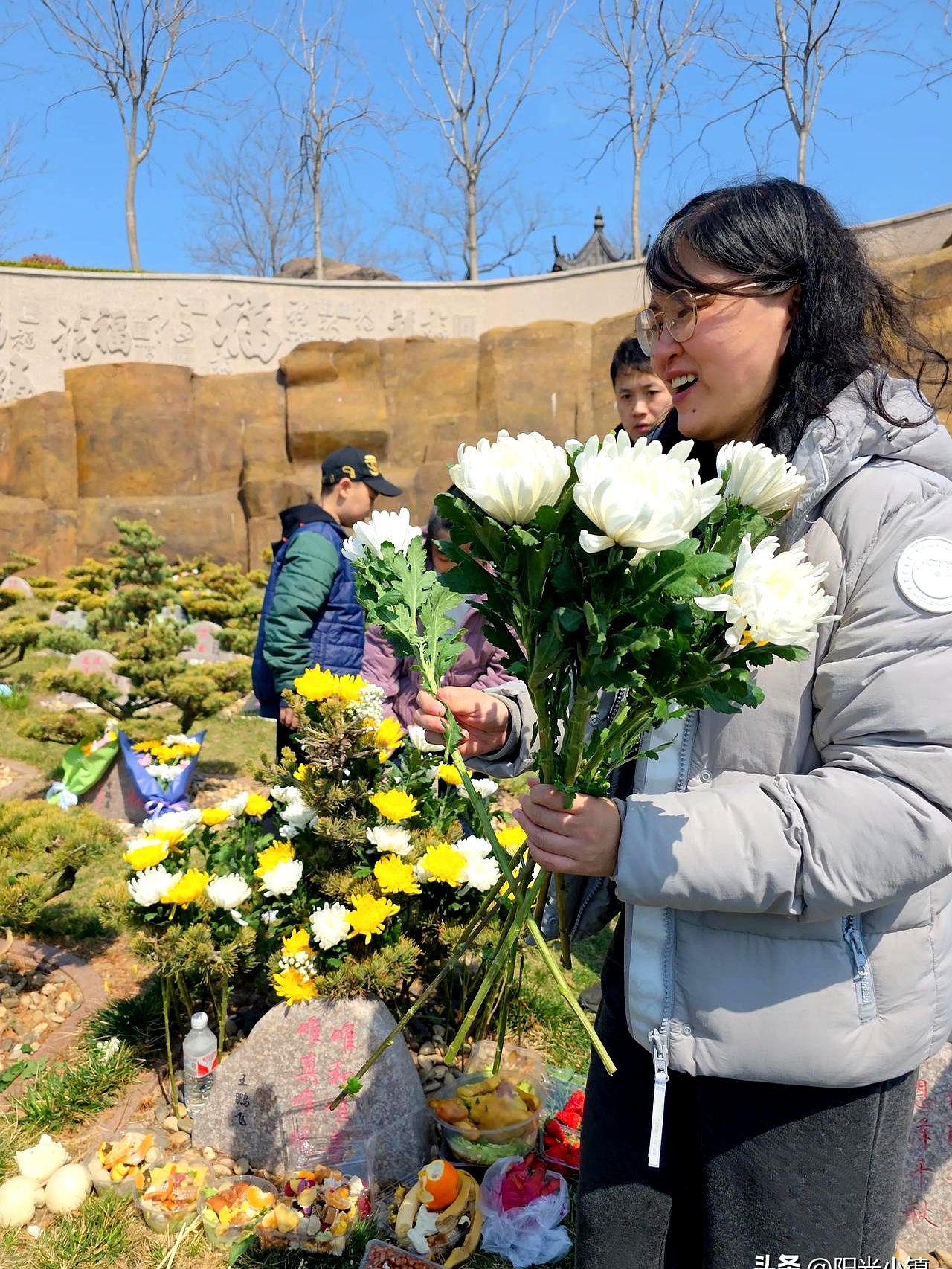 六十好几的人了,头一回睡了十五个钟头,硬是没爬起来