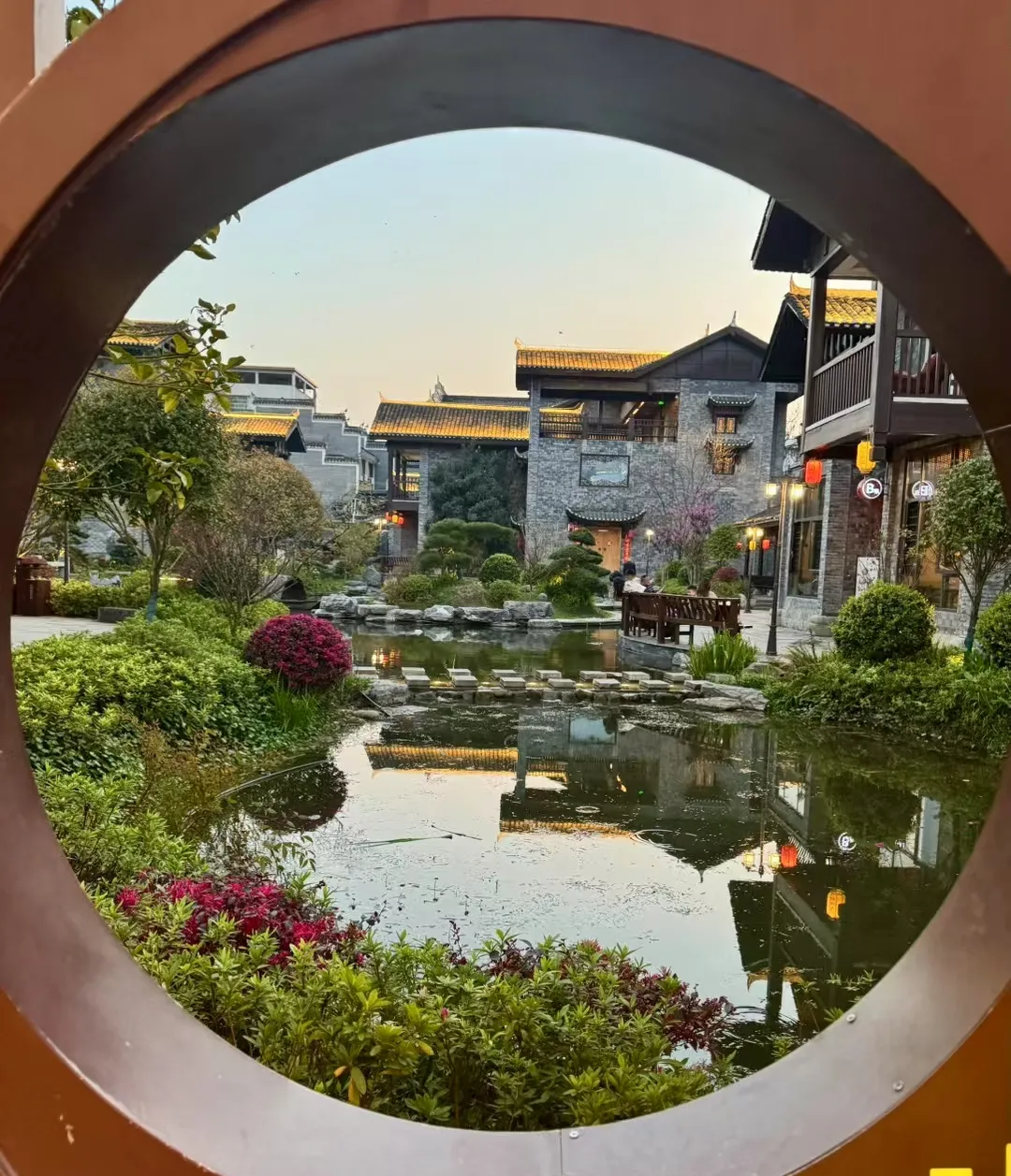 1.尽量不要报江浙沪一带的大学