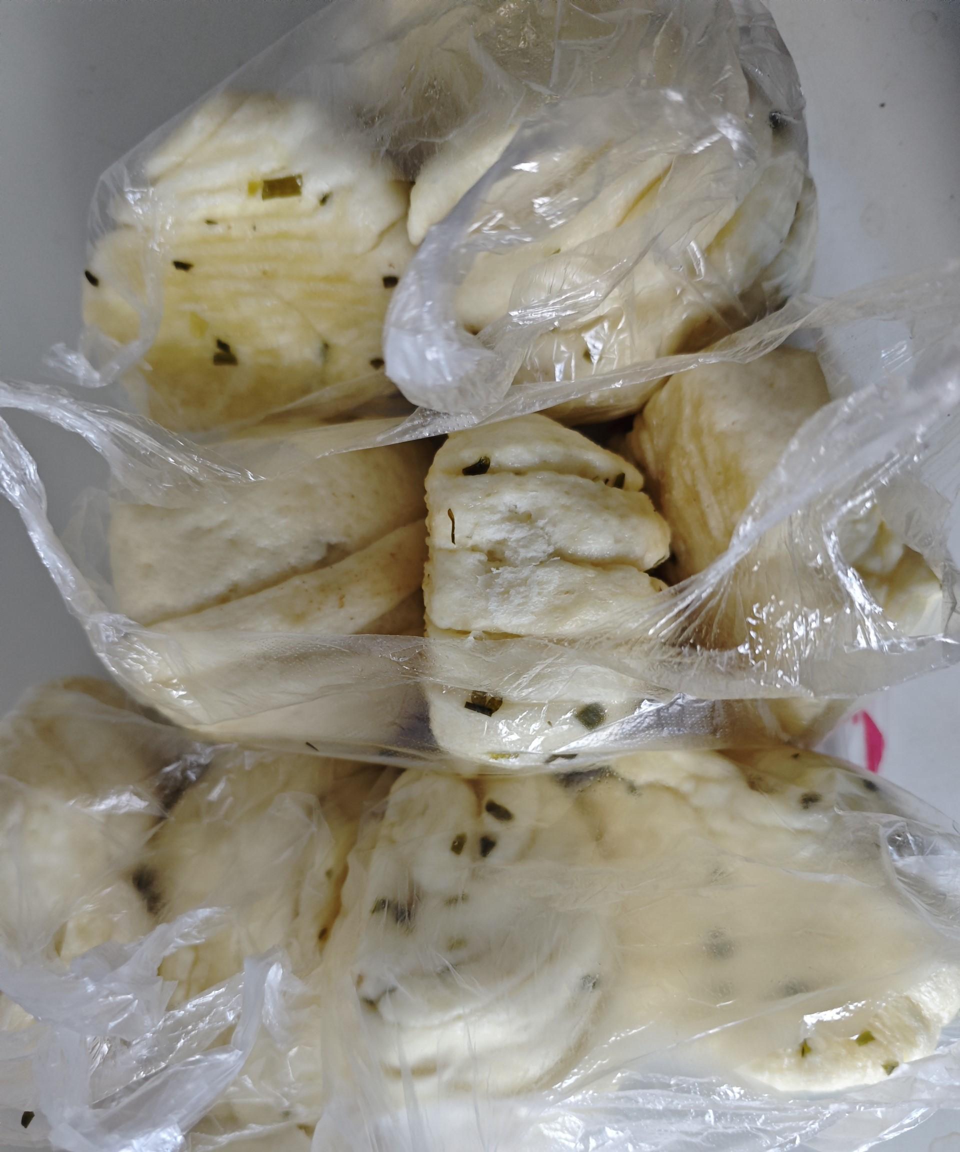 上午路过锡山大桥想着顺便去那买点馒头做早餐