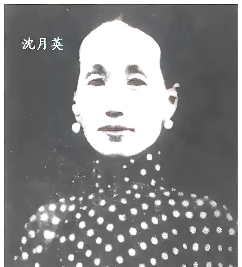 一天晚上,沈月英和表哥云雨过后