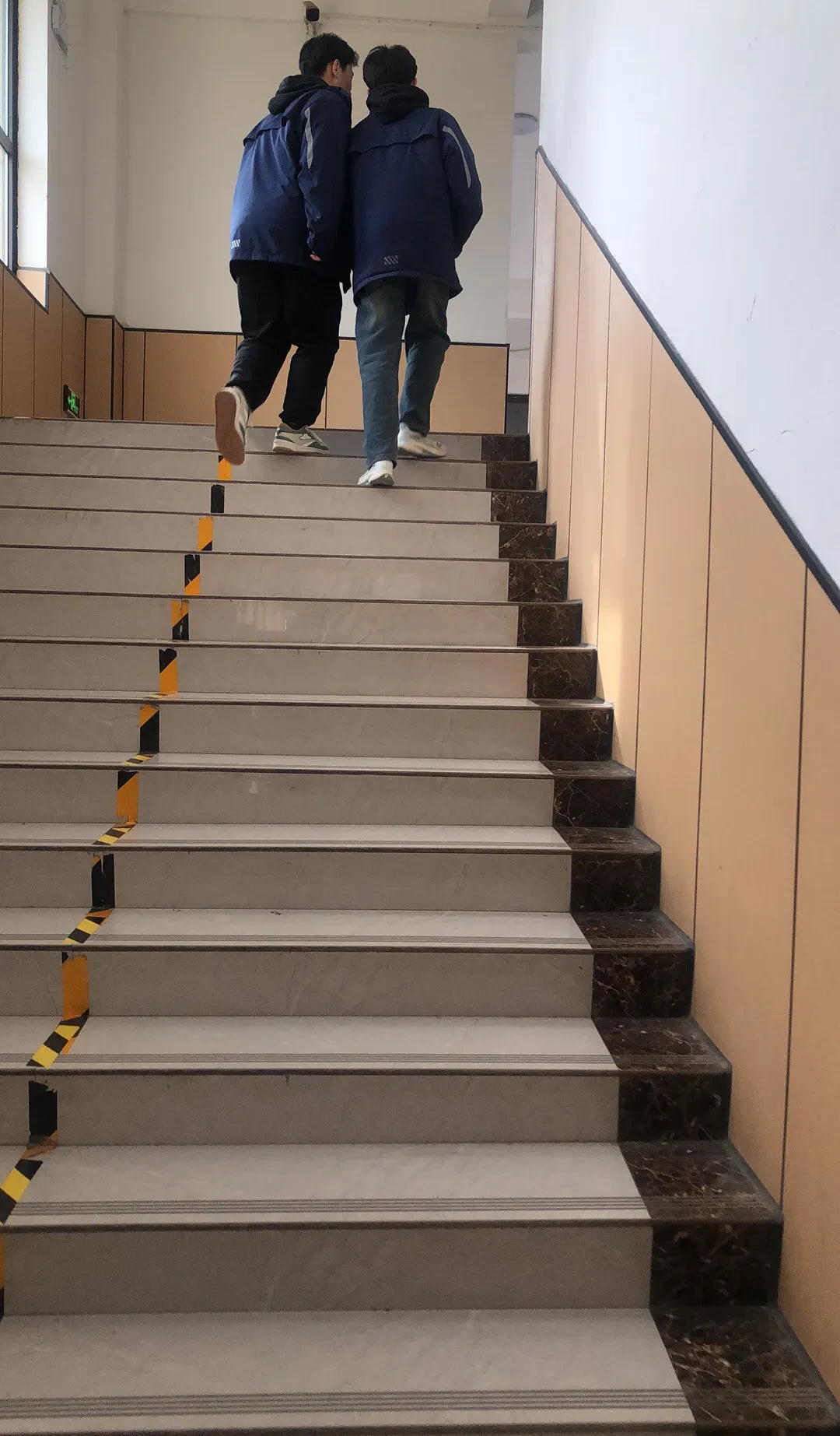 亲戚家高三的儿子今天确诊得了重度抑郁症,这个孩子得