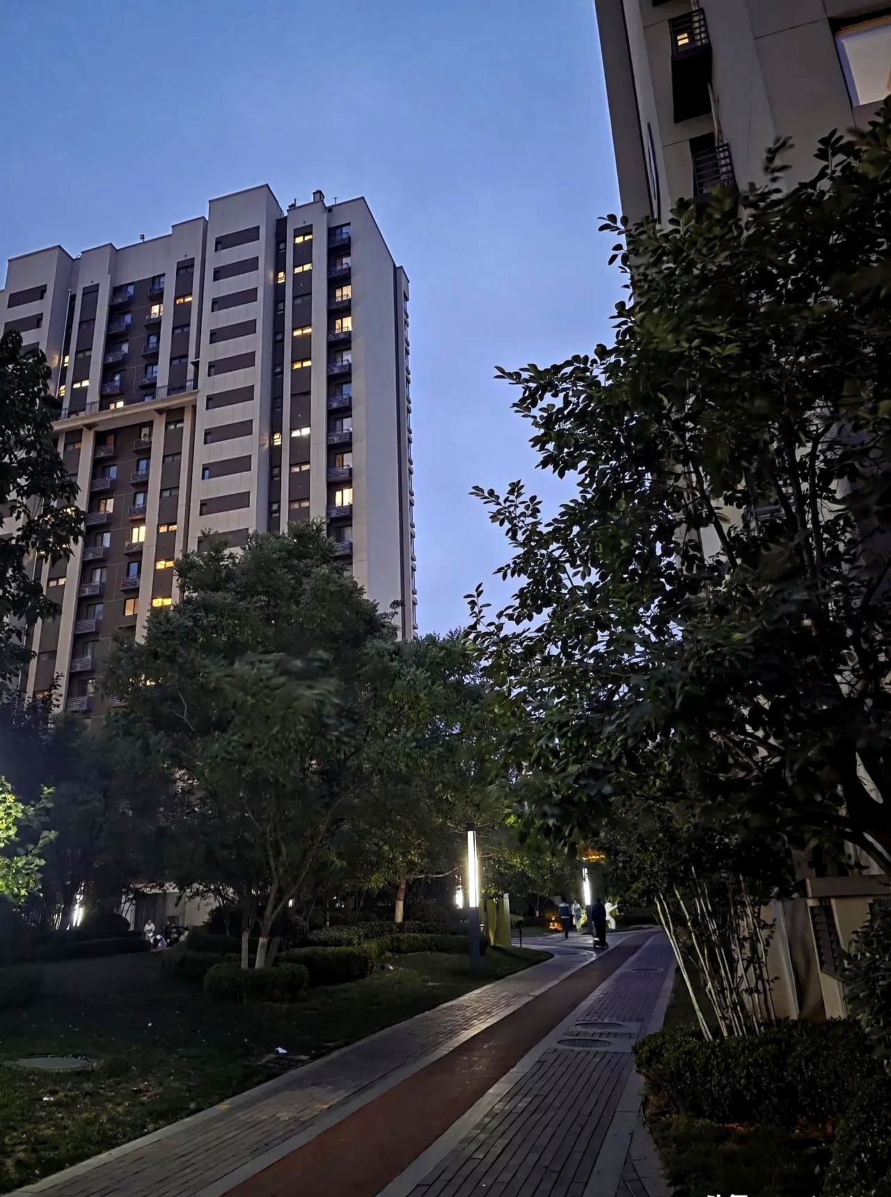 我心里想着,等我75岁以后再决定回青岛还是留在济南,所以这10