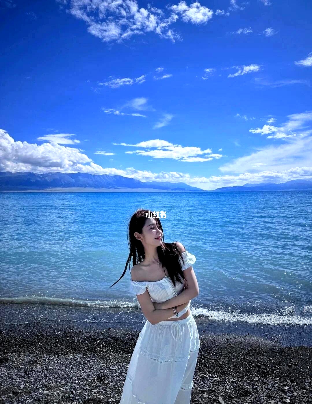 赛里木湖胖妹妹拍照姿势，旅游帮手