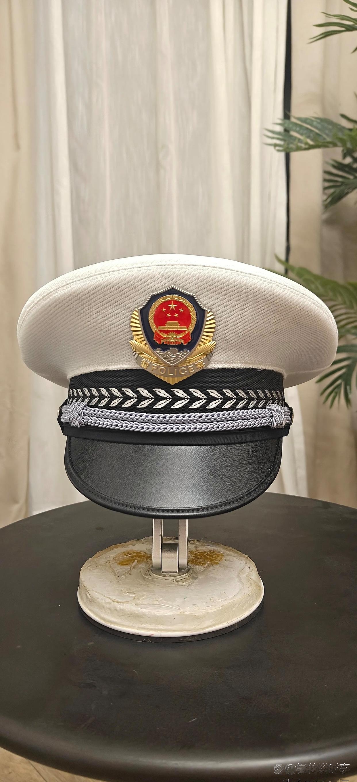 最早的 49 式直接沿用解放军五星八一元素,足见那时