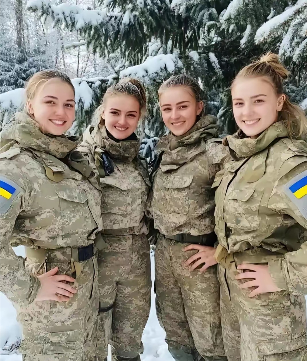 在俄乌战场上,有九名乌克兰女兵胆子特别大,一同奋勇冲在前面作战