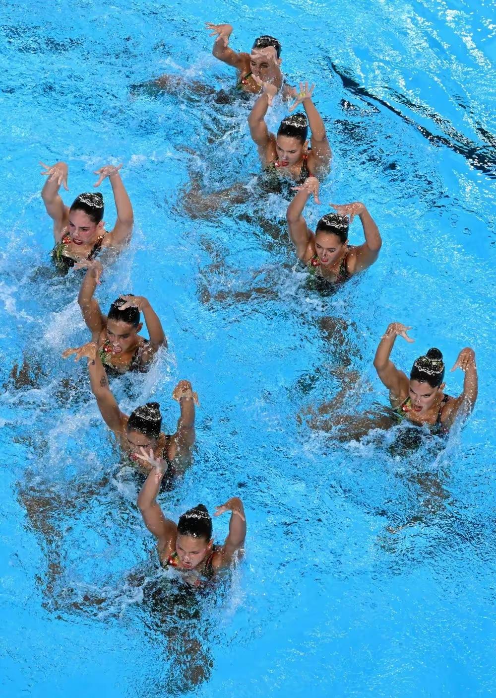 2004年奥运会花样游泳银牌外国跳水女运动员多人同框