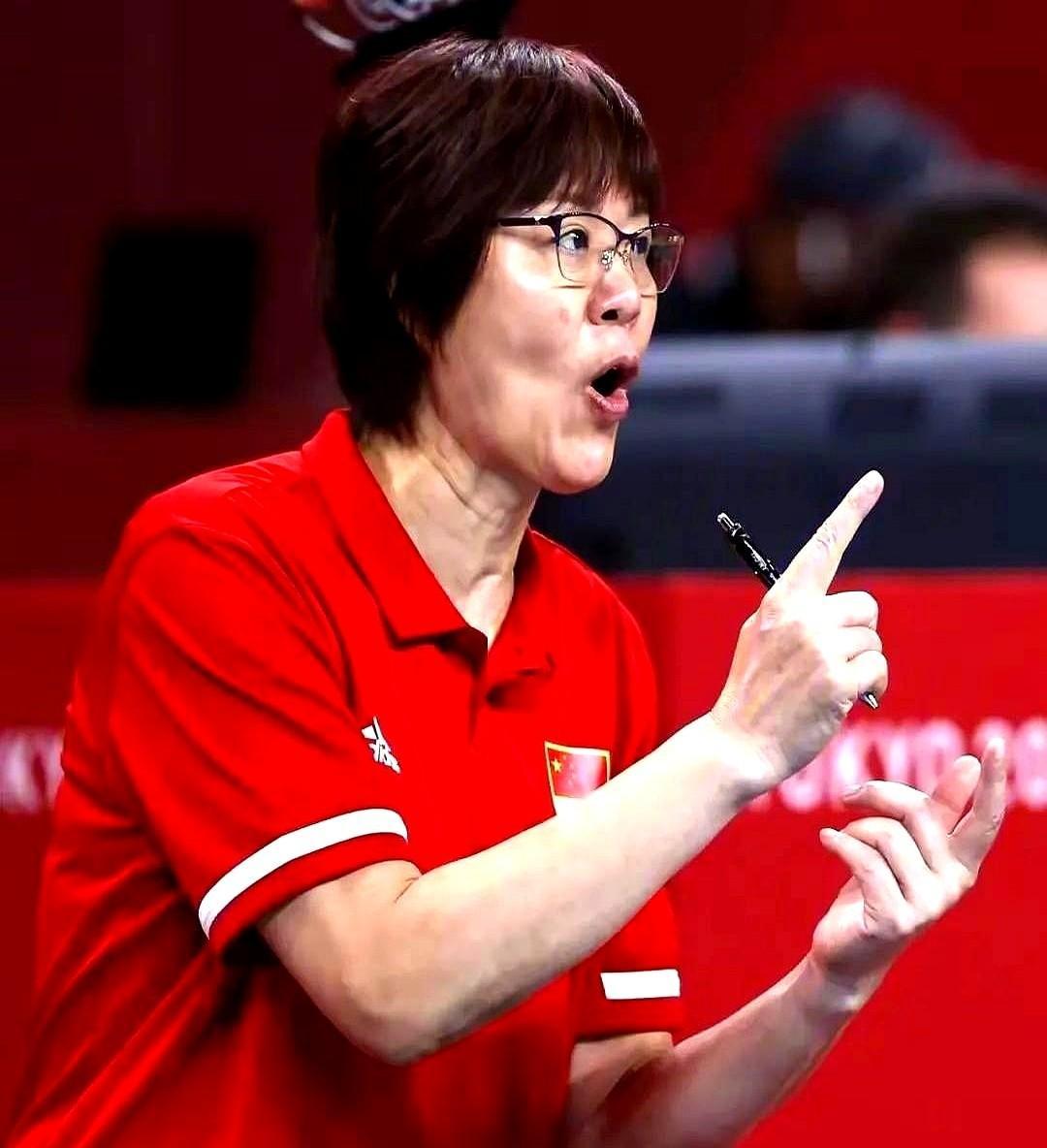 郎平指导昨天晚上看了中国女排对土耳其女排的比赛她心里也会不好受