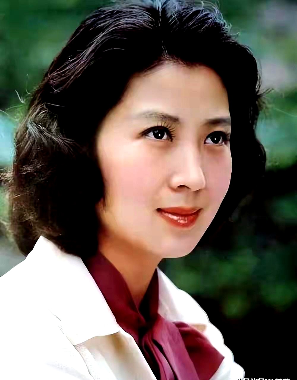 昔日荧幕女神吴海燕:优雅定居上海,谱写人生新篇章 提起吴海燕,想必不