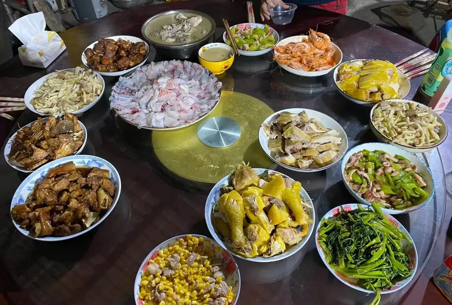 前两天娘家婶婶就给我打电话了, 叫我们一家三口端午节过去吃饭, 还