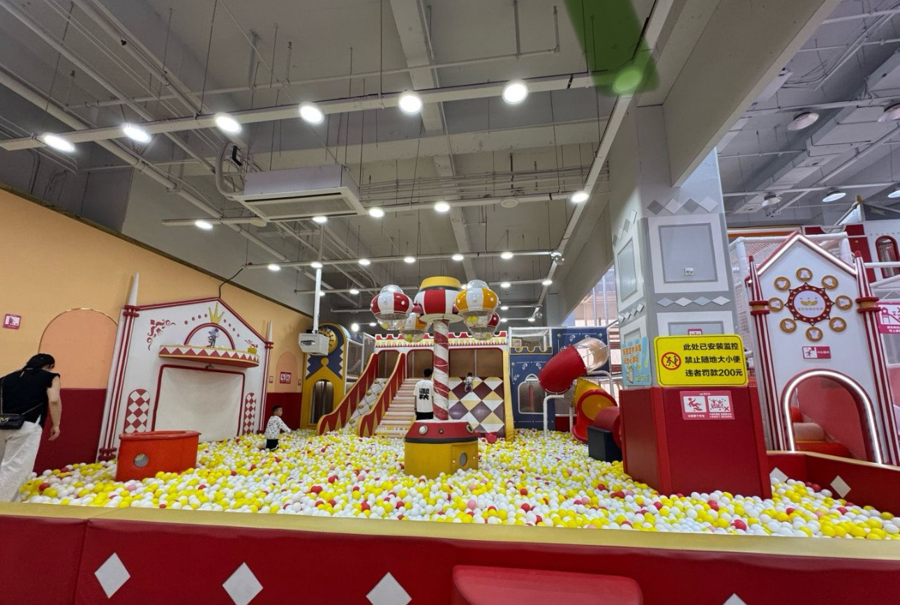 放暑假了,我们店里招了两个暑期工,本来是想要大学