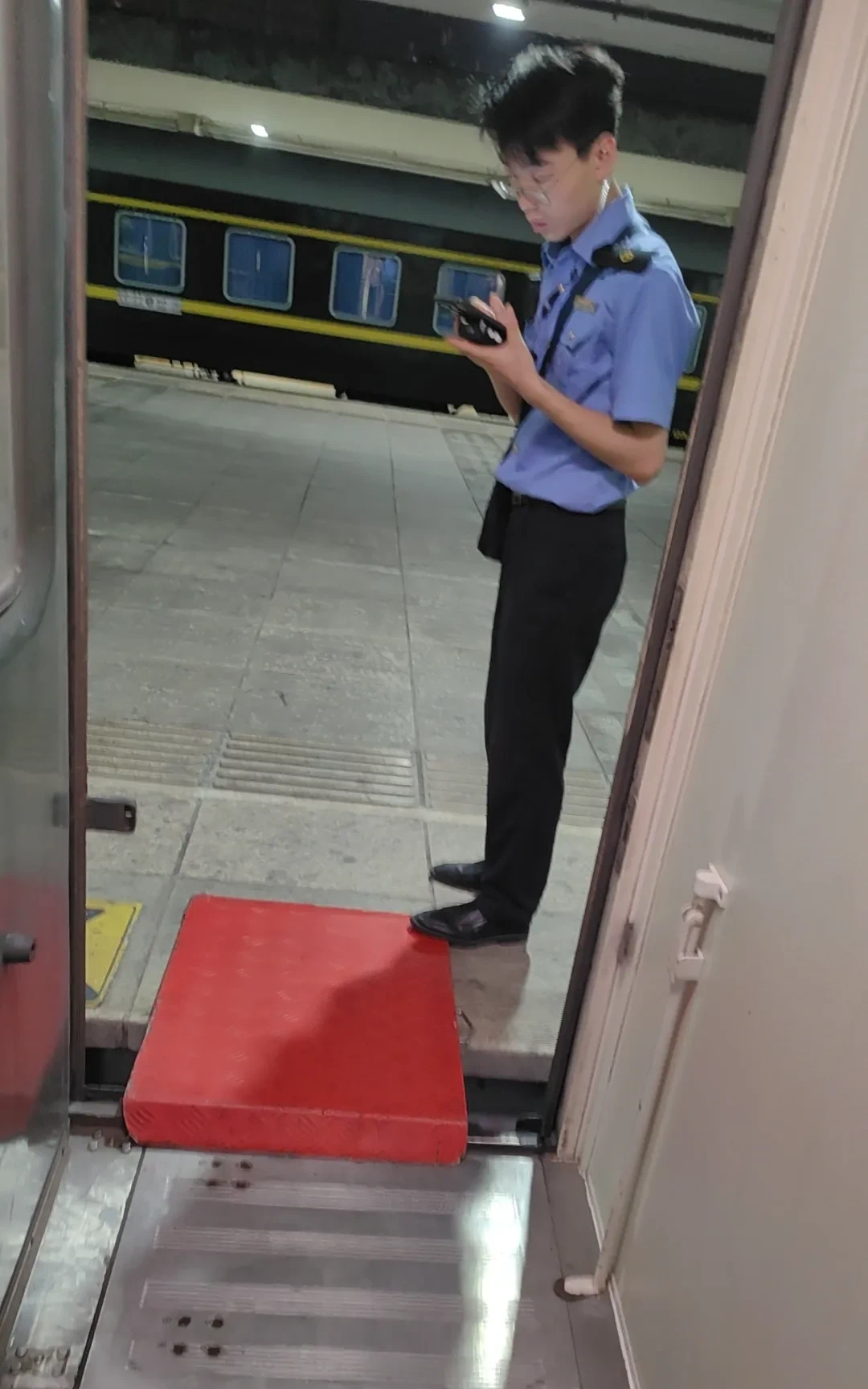 宁夏固原的娃太好玩了,太有意思了 我给儿子补的卧