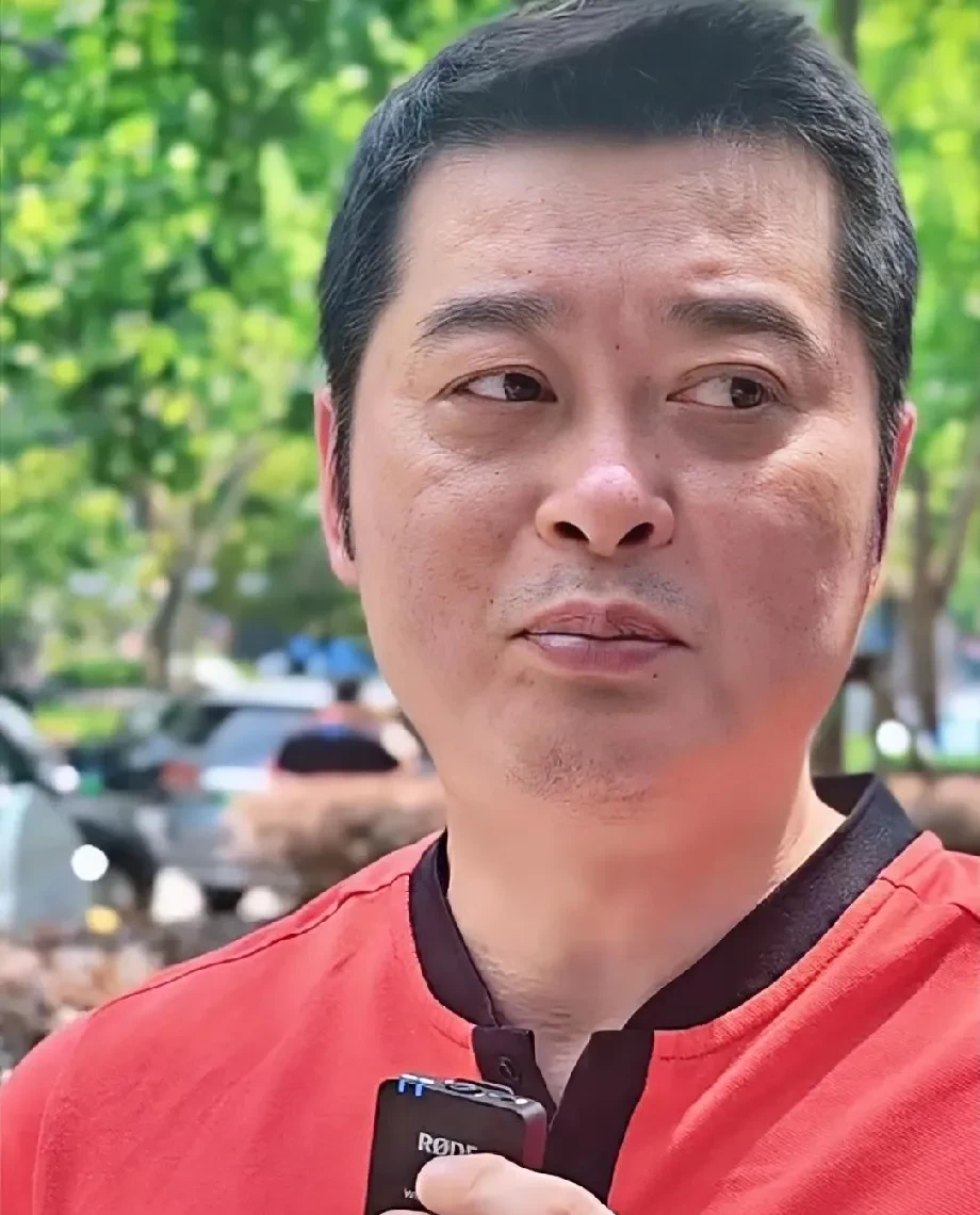 一转眼,上海足球运动员李彦的孩子也中考了,真是岁月不饶人