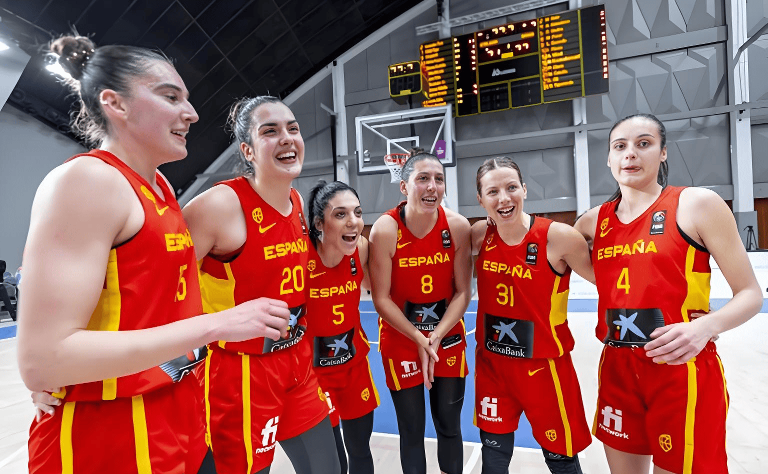 昨天看了一场欧洲女篮国家联赛,西班牙对阵瑞典的比赛,真让我开了眼界