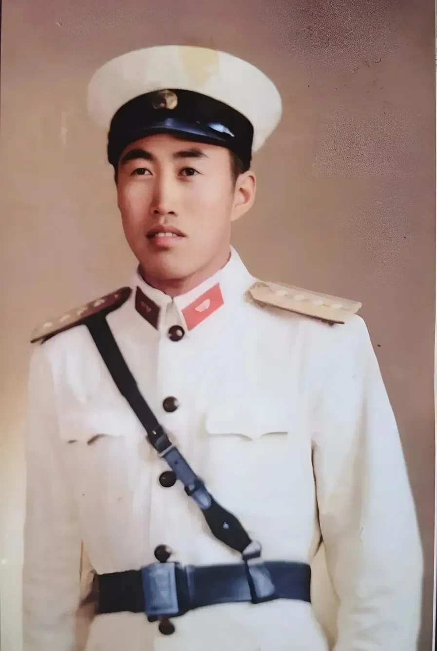 解放军1950式军服五十年代解放军军装一张老照片50年代军装图片大全