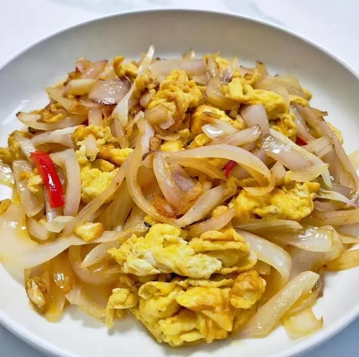 沙葱炒鸡蛋:沙漠里