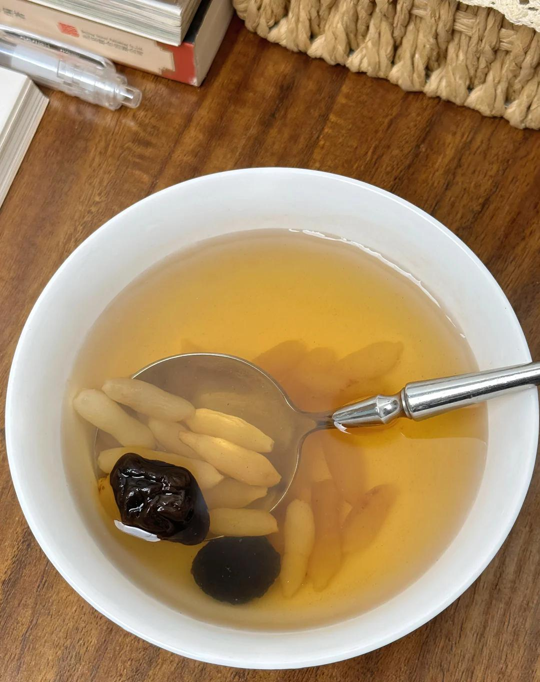 无花果干煮水图片炒白芍和赤芍一起泡水喝莲藕山药榨汁美白连蕊茶煎汤