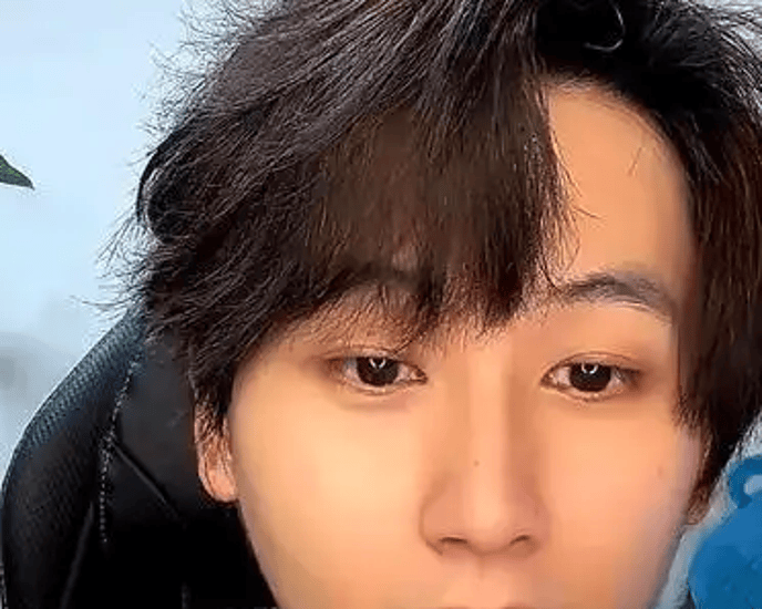 不是因为新剧爆料,而是熟悉的配角演员们聚在一起,陪粉丝聊当年