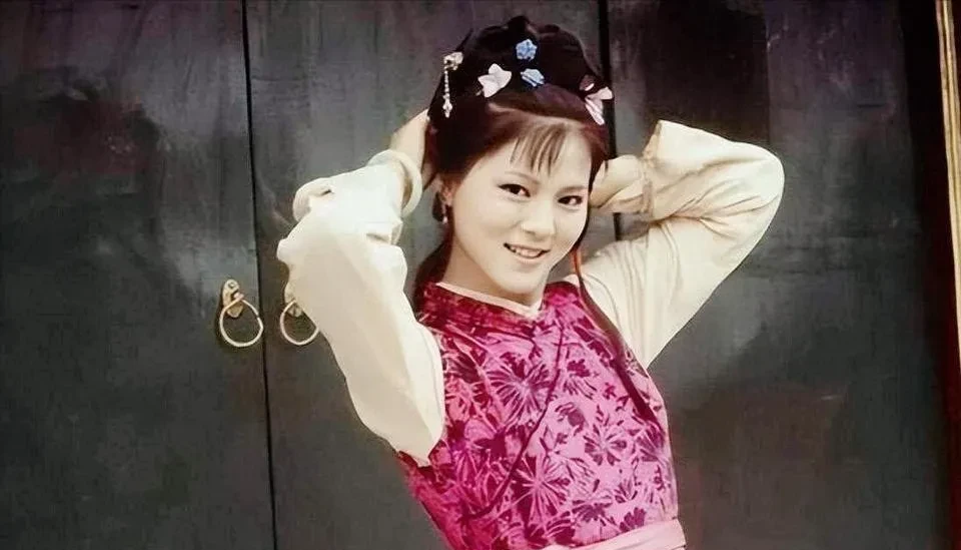 87版《红楼梦》贾宝玉的扮演者欧阳奋强说,给我当丫鬟的袁枚,非常漂亮