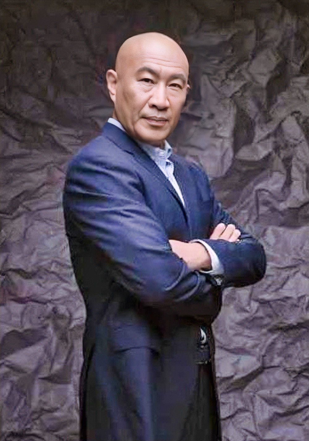 石兆琪1958年生于北京,17岁穿上军装成为海军,八年部队生活把他打磨得