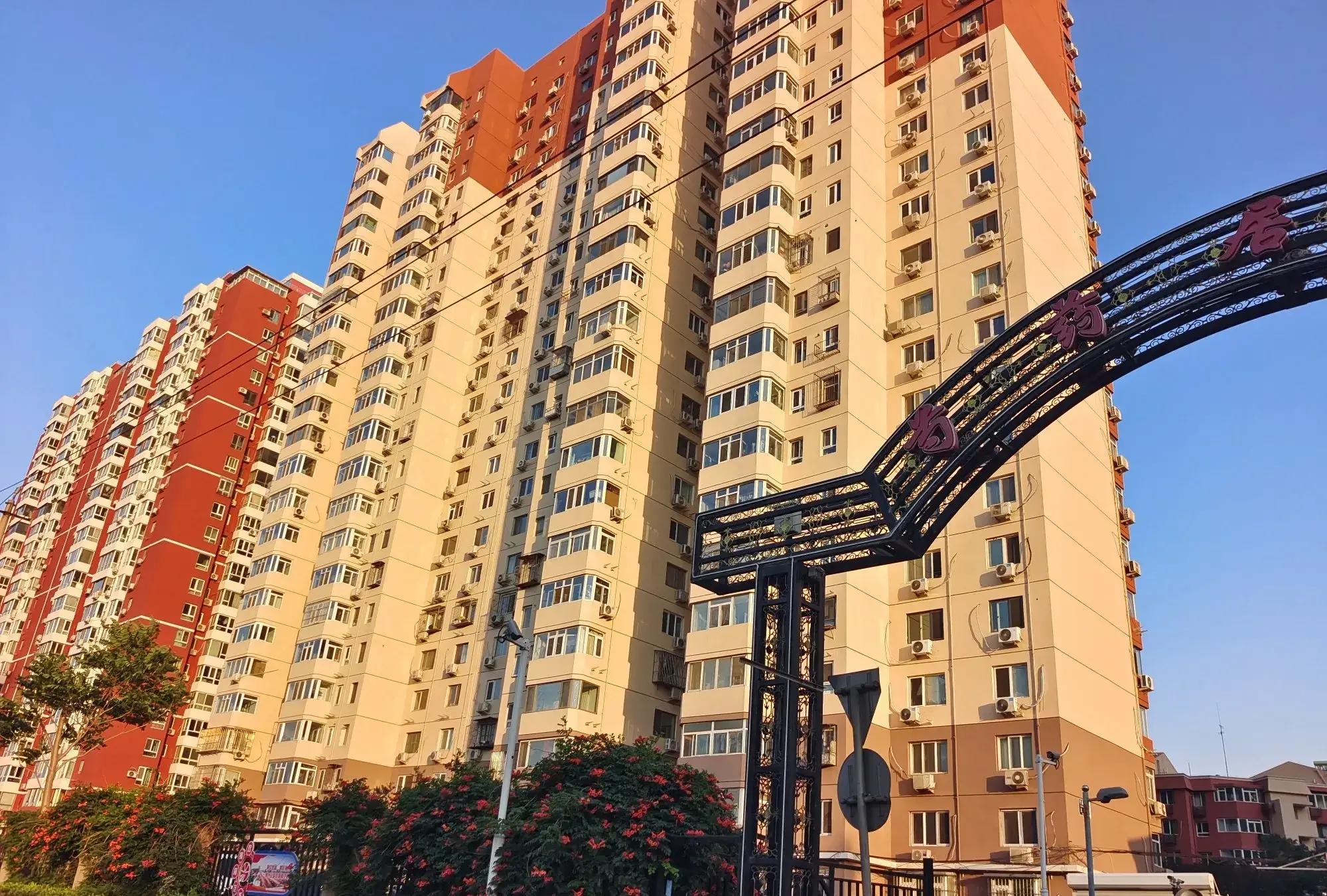 市场好,成交量在30多套,主要是这个小区还有很多事故房,不影响吗?