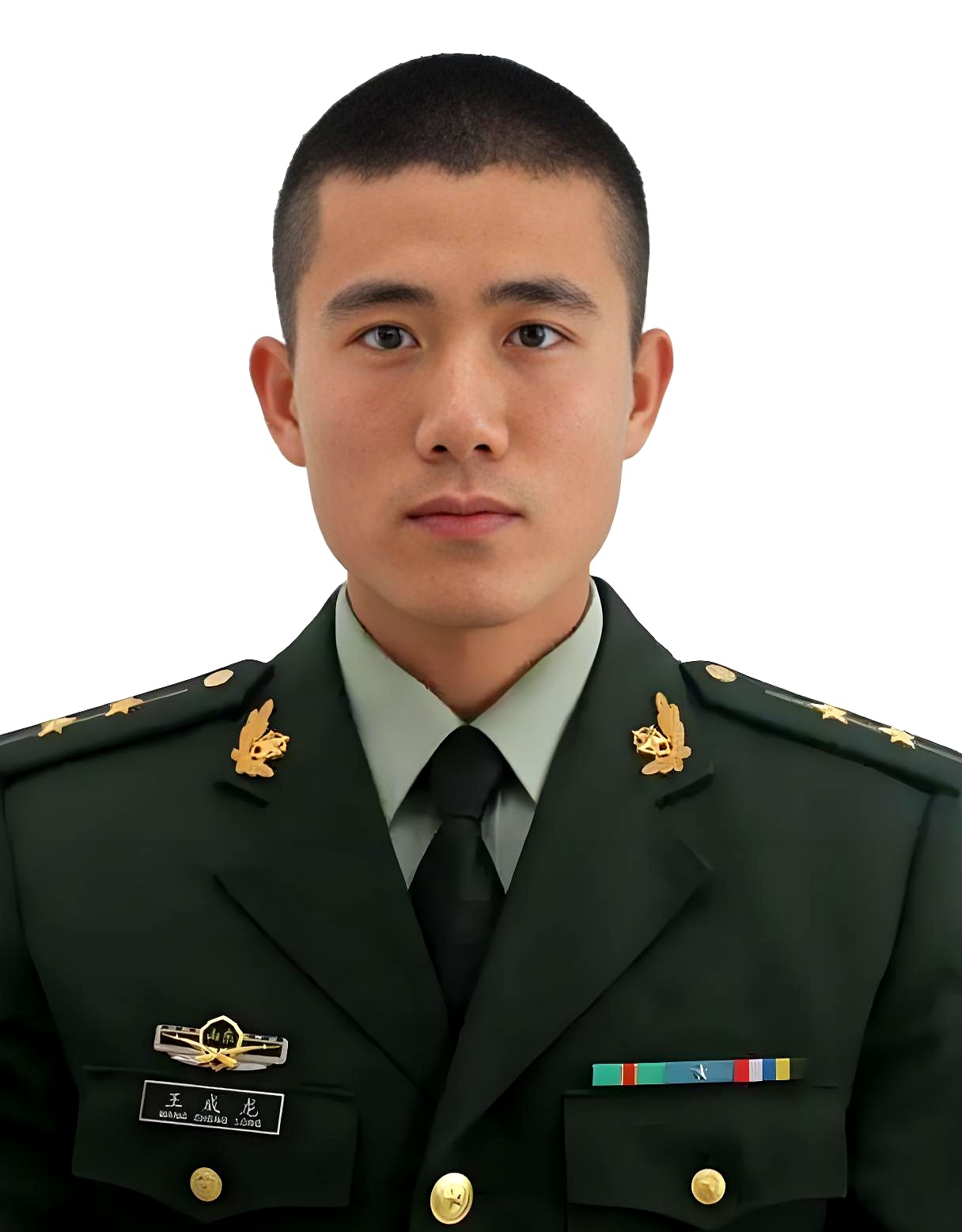 一位母亲眼含热泪,因为她最疼爱王成龙武警王成龙王成龙武警照片图片