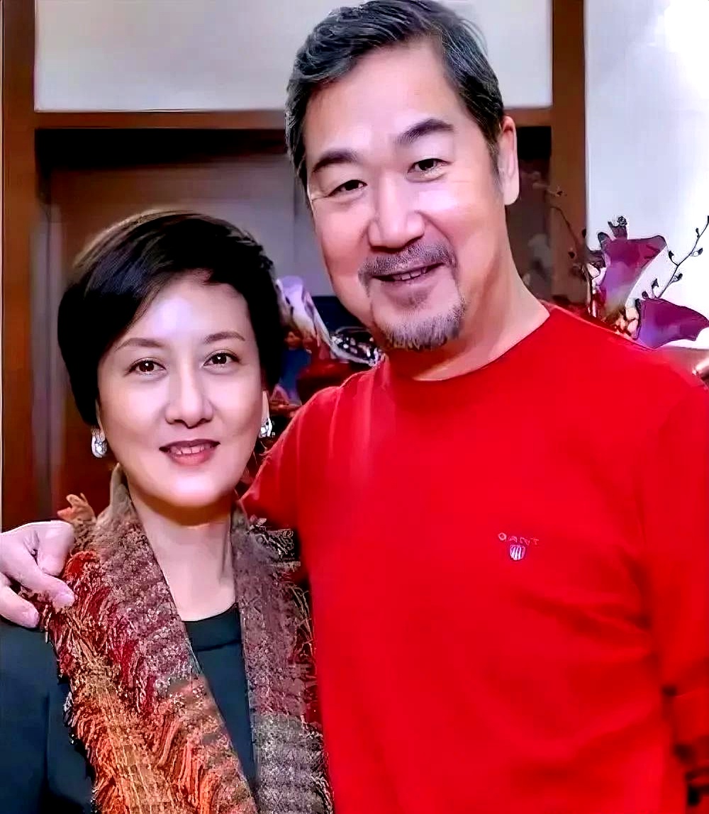 邓婕说,她和张国立结婚后没要亲生孩子