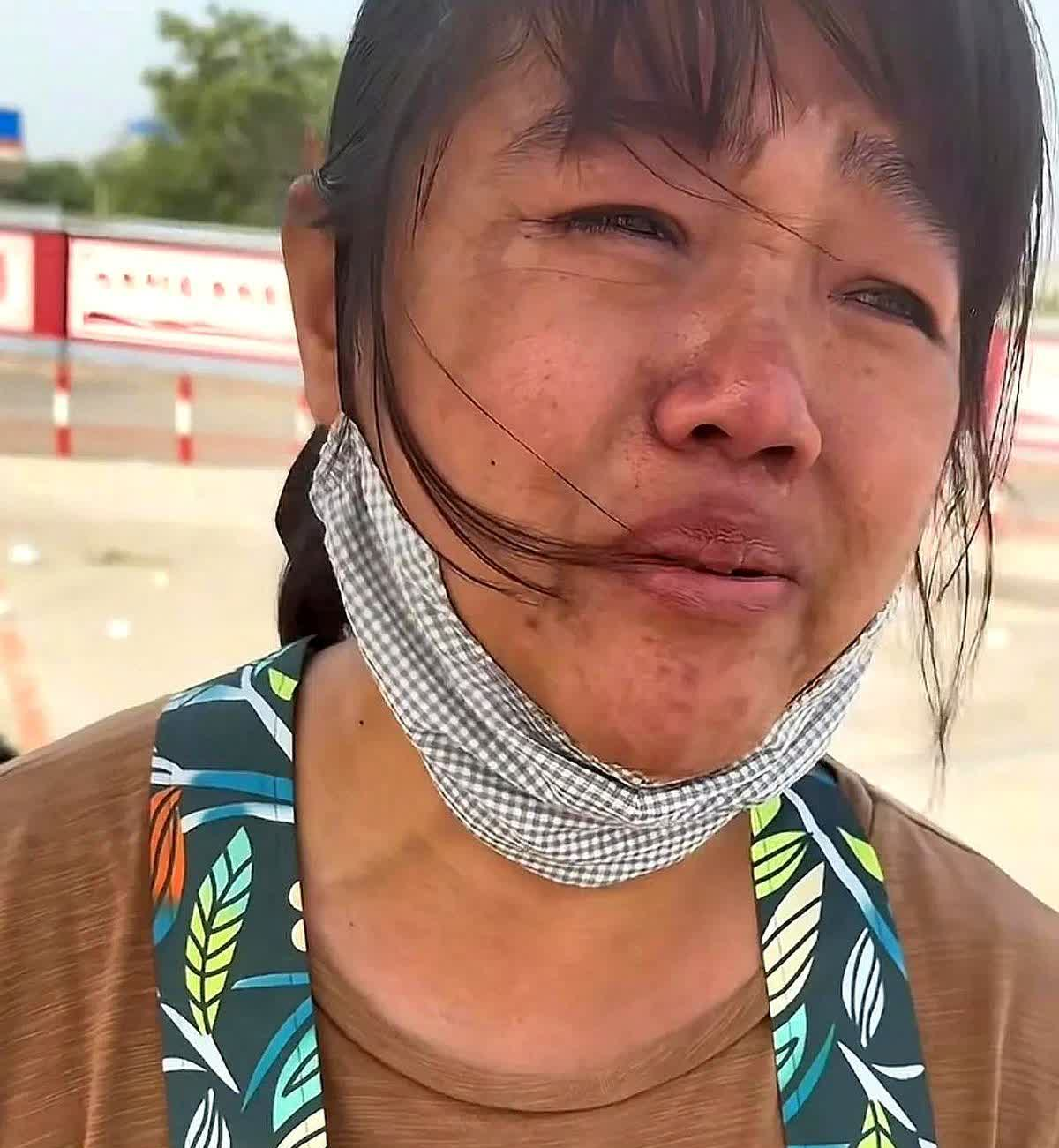 辽宁海城的大集上,有个不起眼的苞米摊,摊主是一