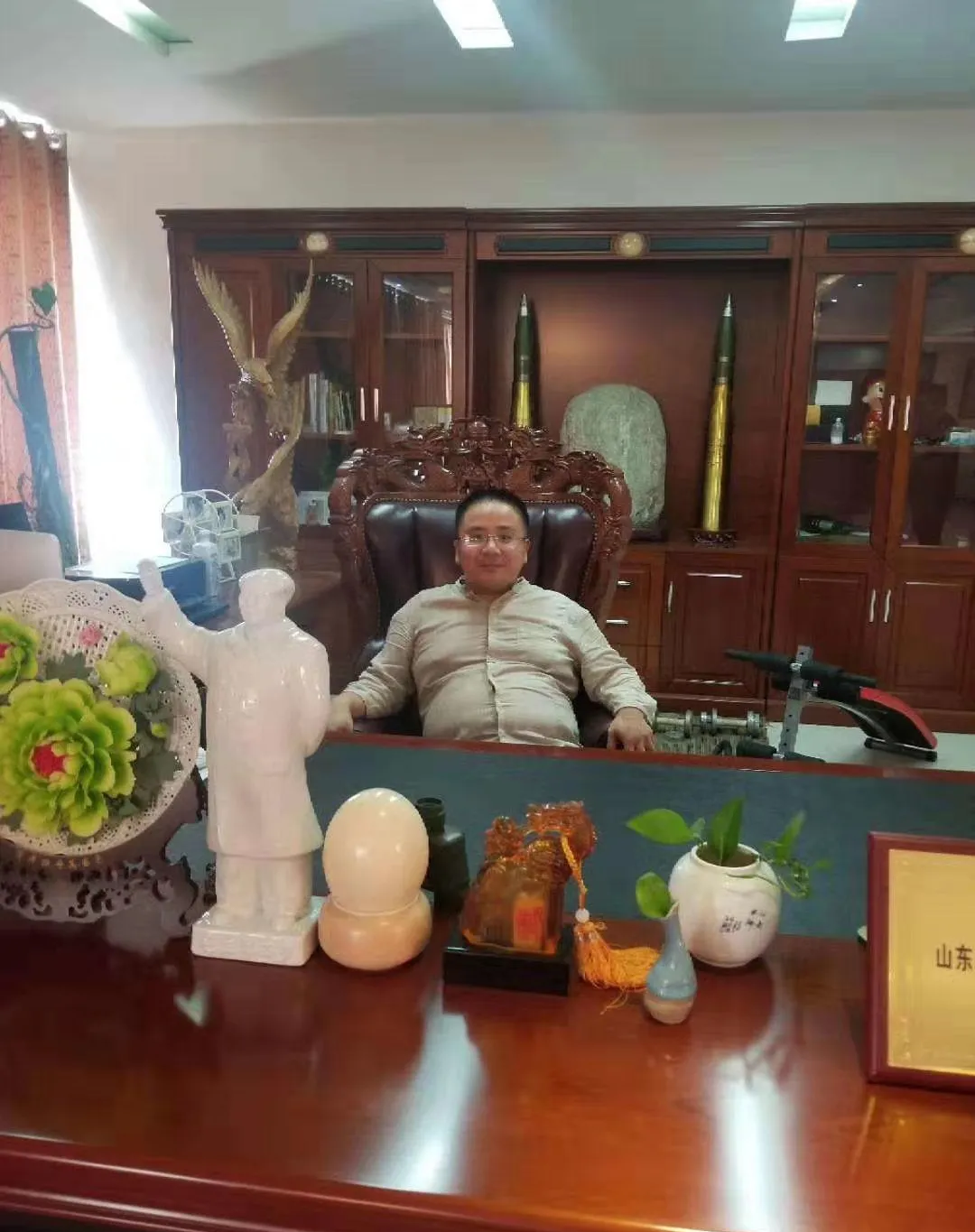 要么成了骗子,进了监狱!