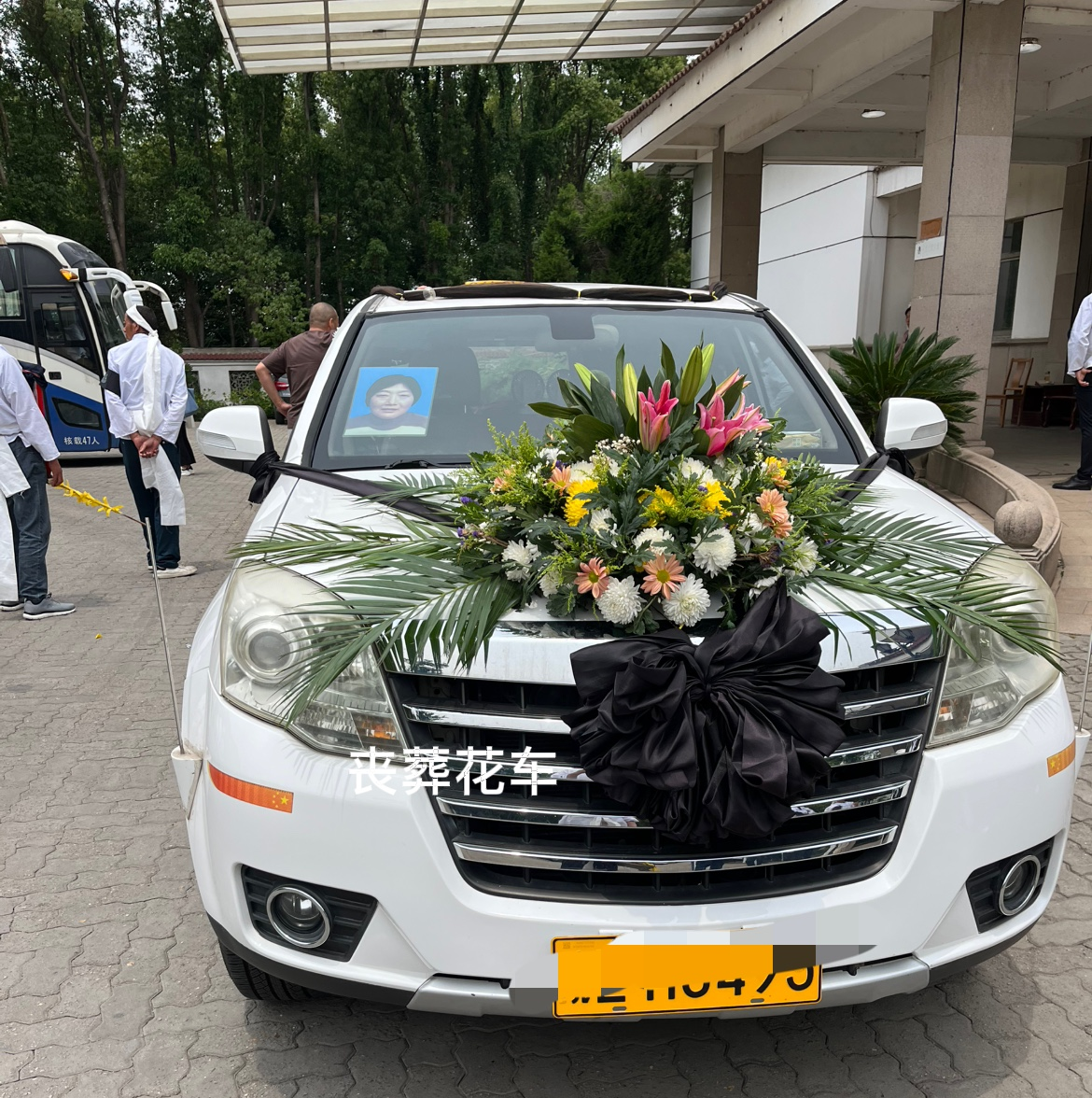 5月28号,农历初二,是婆婆去世第四天,出殡那天