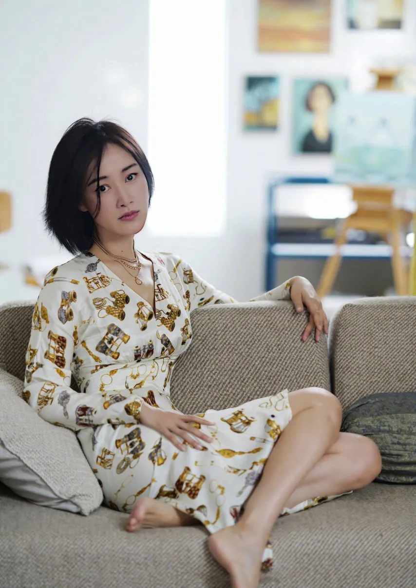 这几年资源好的不得了,关键她都48岁了,都在家带