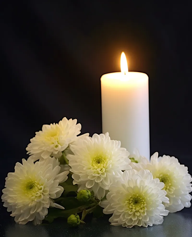 有四个人完事直接回家了没来吃饭.因为是丧事从简,没有通知亲朋好友