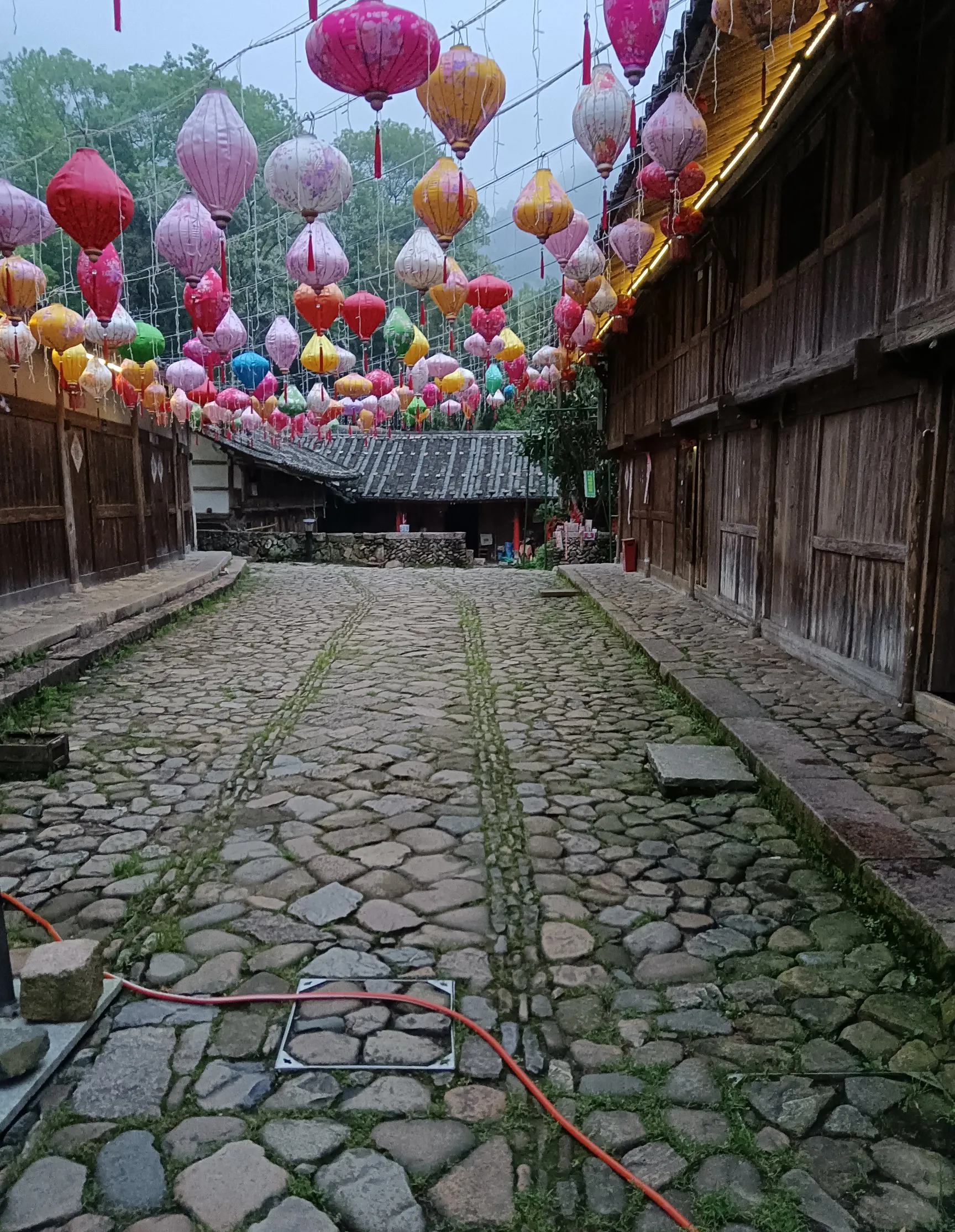 二婚真的好累,丧偶找了一个没有带孩子的男人,以为