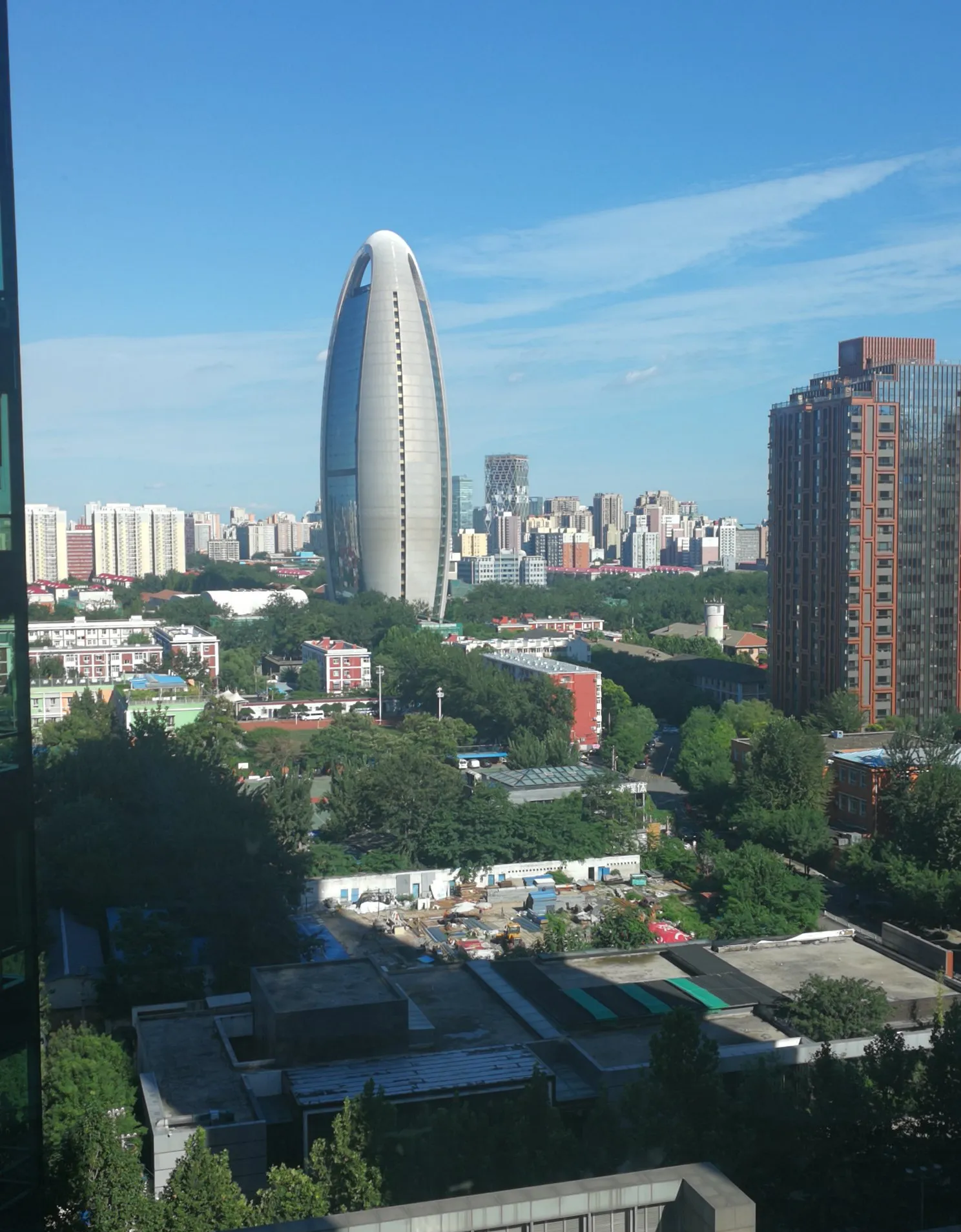 今天放量大跌让所有人都目瞪口呆,整个市场都弥漫在