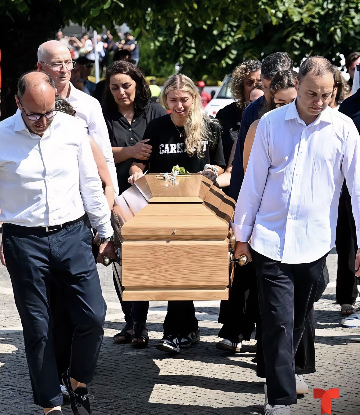 一天失去两位优秀的儿子,天下哪个父母能接受这样的结果啊!