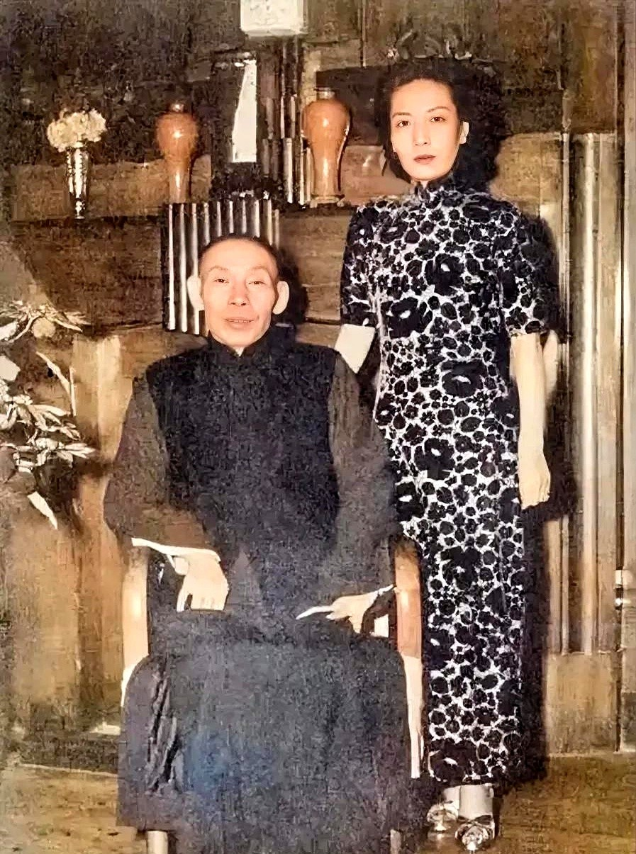 一天晚上,沈月英和表哥云雨过后