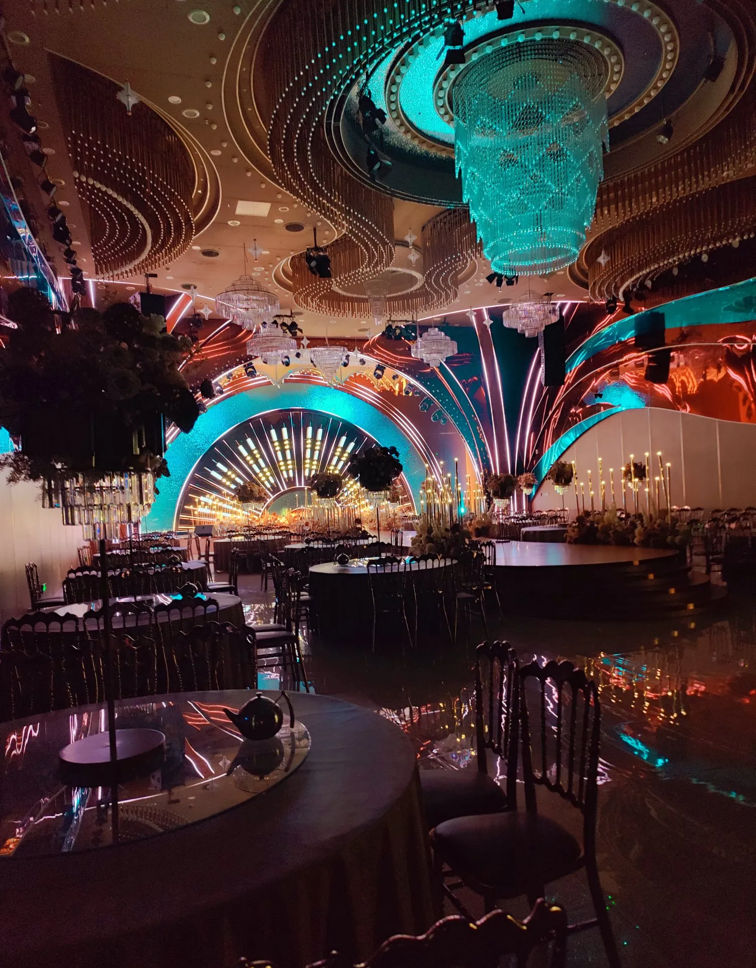 一不小心,混成了单位里年龄最大的老家伙