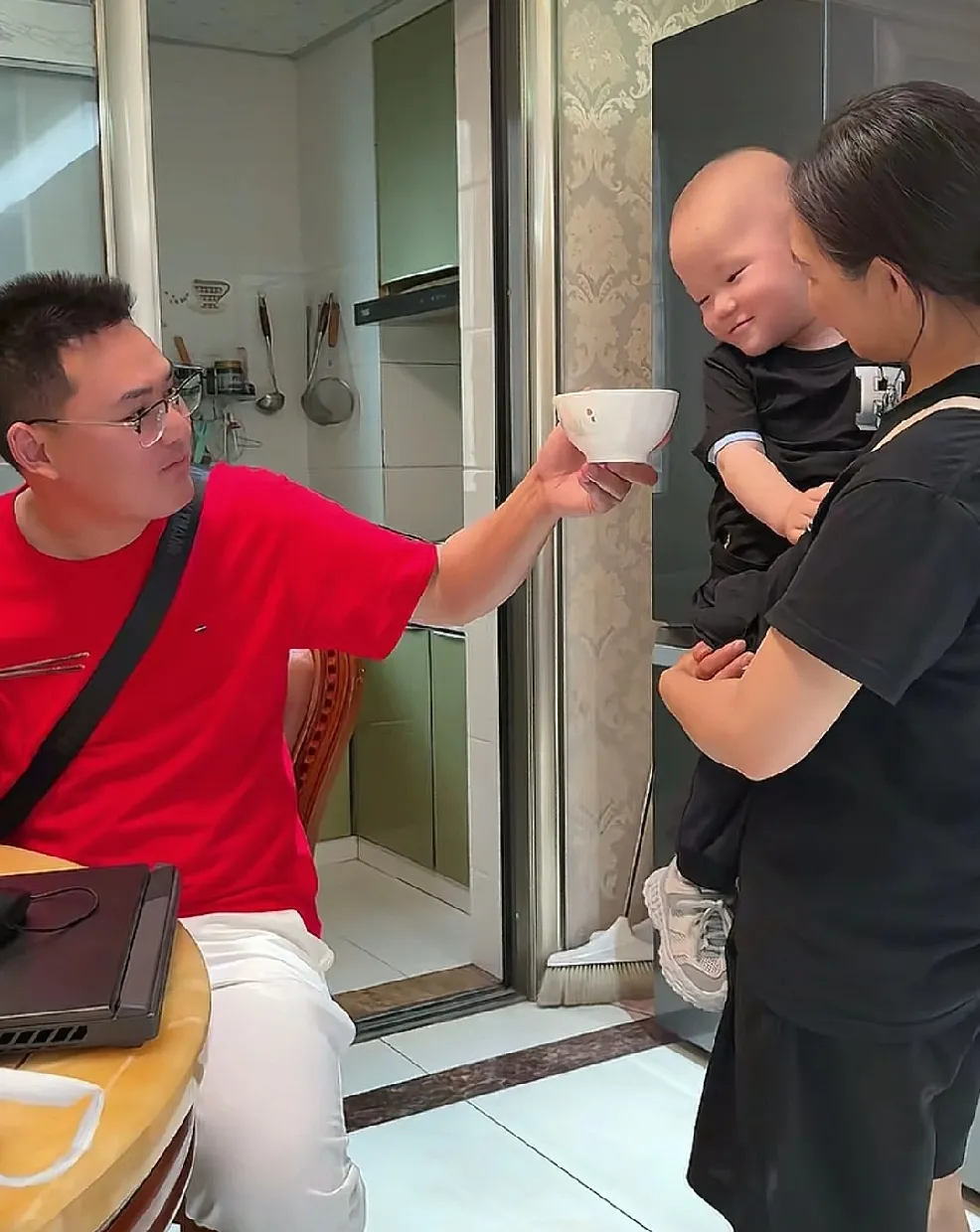 推开一扇门,熟悉的味道扑鼻而来,可总觉得少了点什么